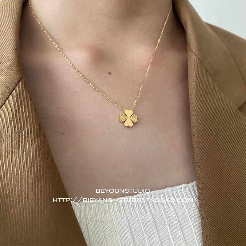 别样E208韩风ins四叶草锁骨链小众设计感爱心好运百搭钛钢项链女项链项链详情图3