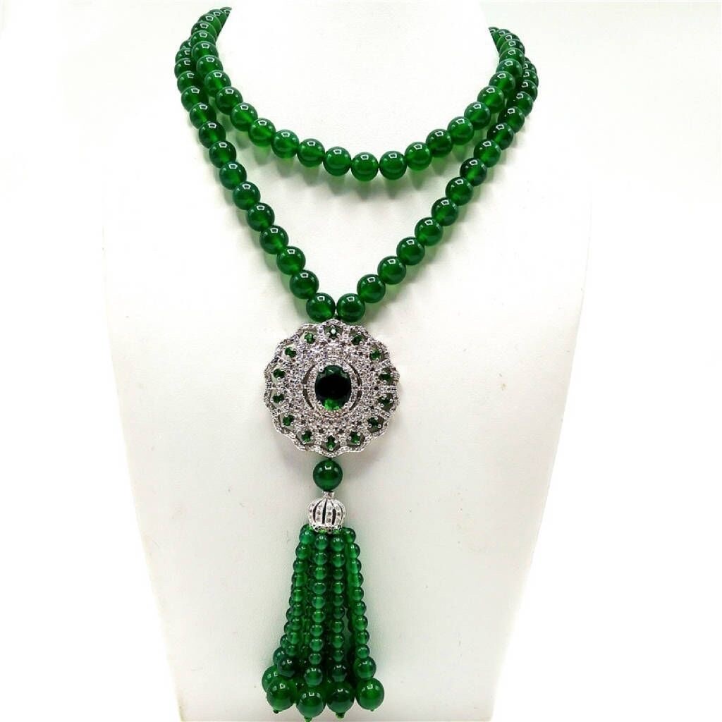 A luxurious green ruyi tassel necklace for women, 2023 new style, trendy and high-end, slightly studded with diamonds, heavy industry, grand pendant