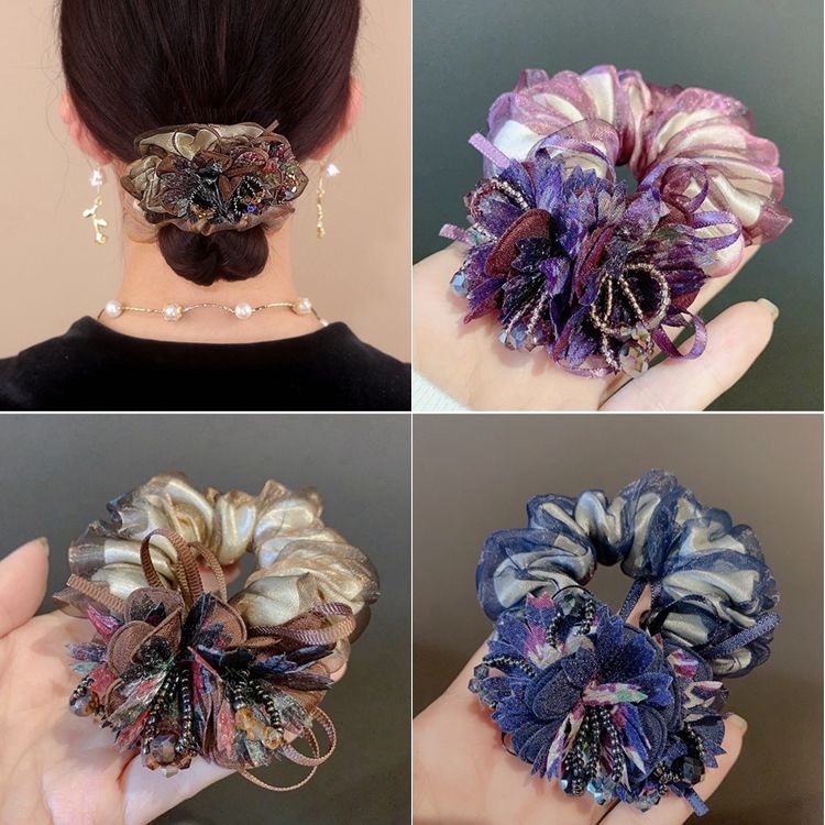 The Korean-style hair tie for women is fashionable and elegant. It exudes a sense of style. The hair tie is coiled, and the hair band is a silk headwear. It is trendy detail image 7
