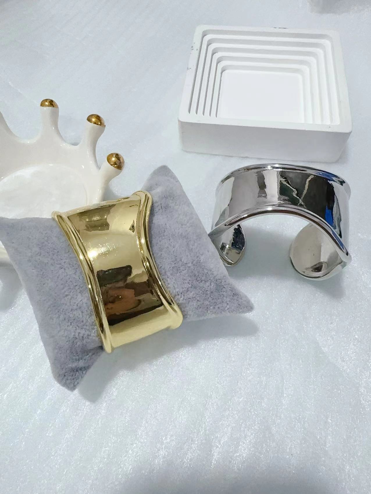 أساور ضوء ذهبية و مزدوجة الألوان details Picture