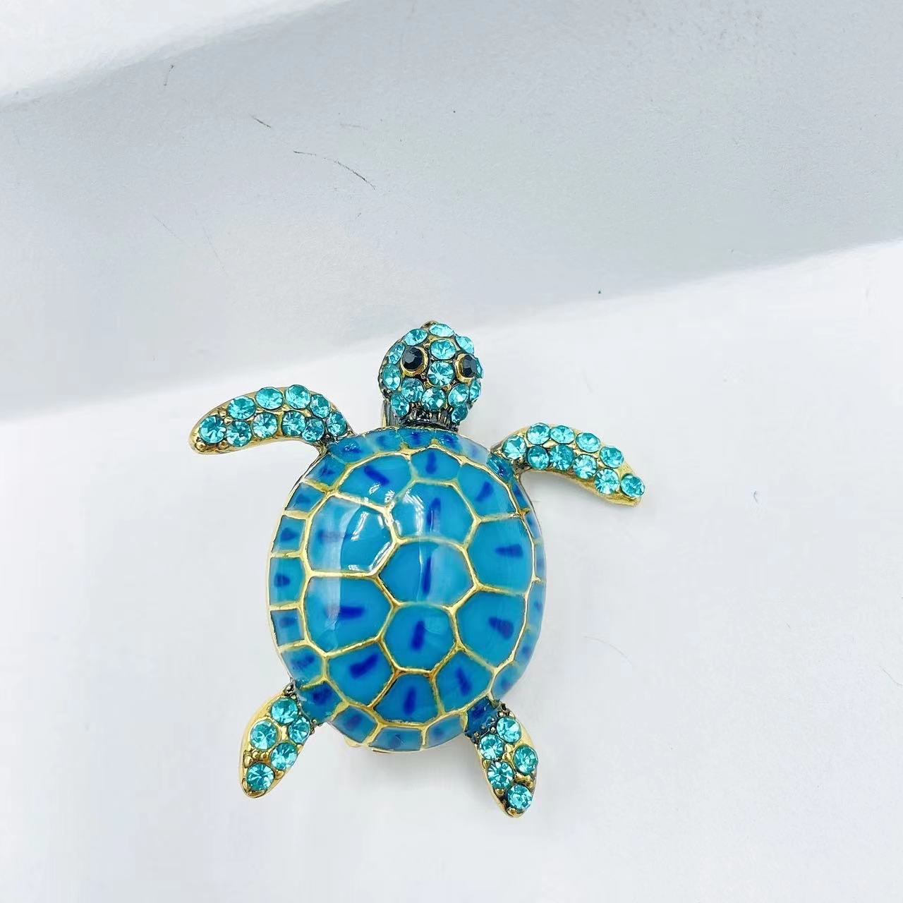 European and American fashionable style turtle alloy brooch, brooch and pin decoration factory direct sales and wholesale detail image 2