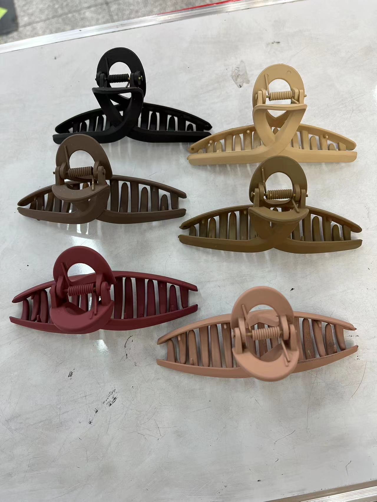 创意饰品发饰 发夹抓夹 夹子 精致时尚 发型装饰品 简约大方 持久牢固产品图