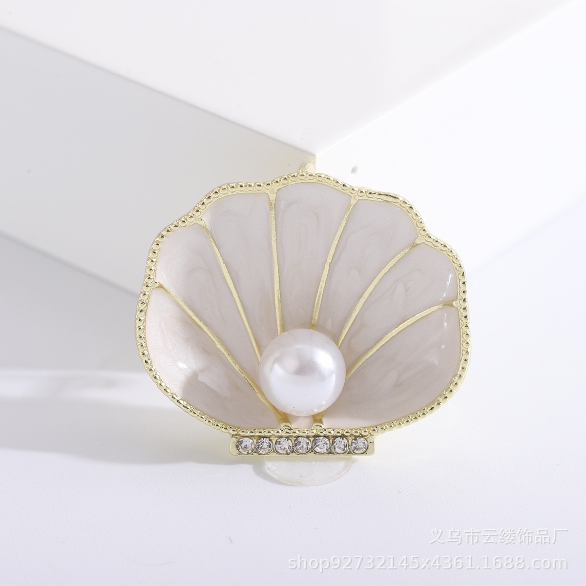 Factory direct sales and wholesale of European-style shell painting oil brooches, pins and corsages detail image 4