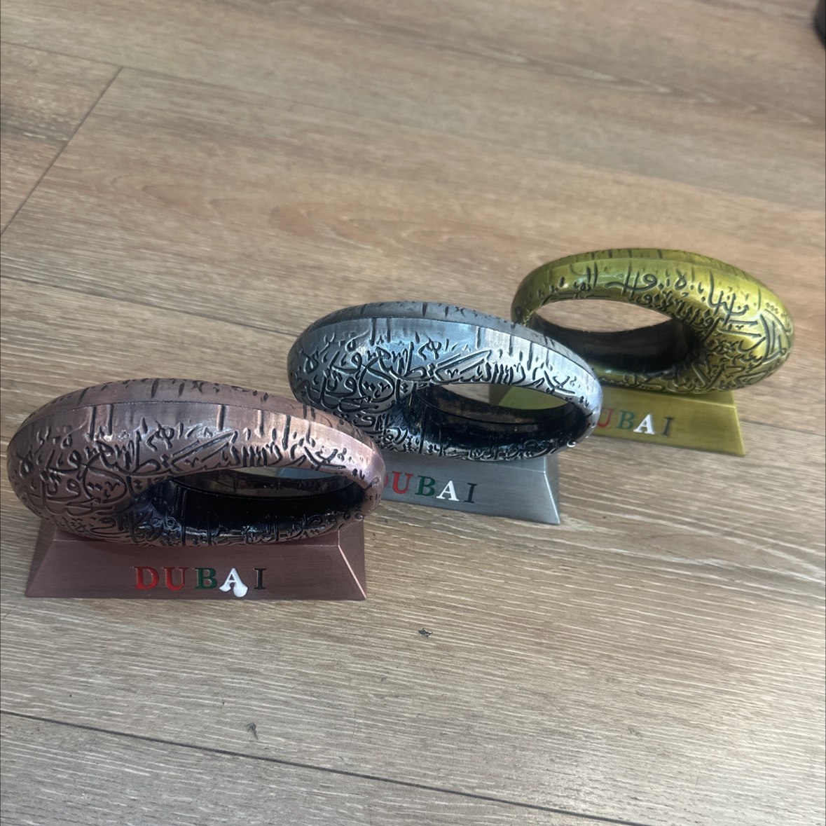 迪拜未来图书馆旅游纪念品金属锌合金工艺品摆件