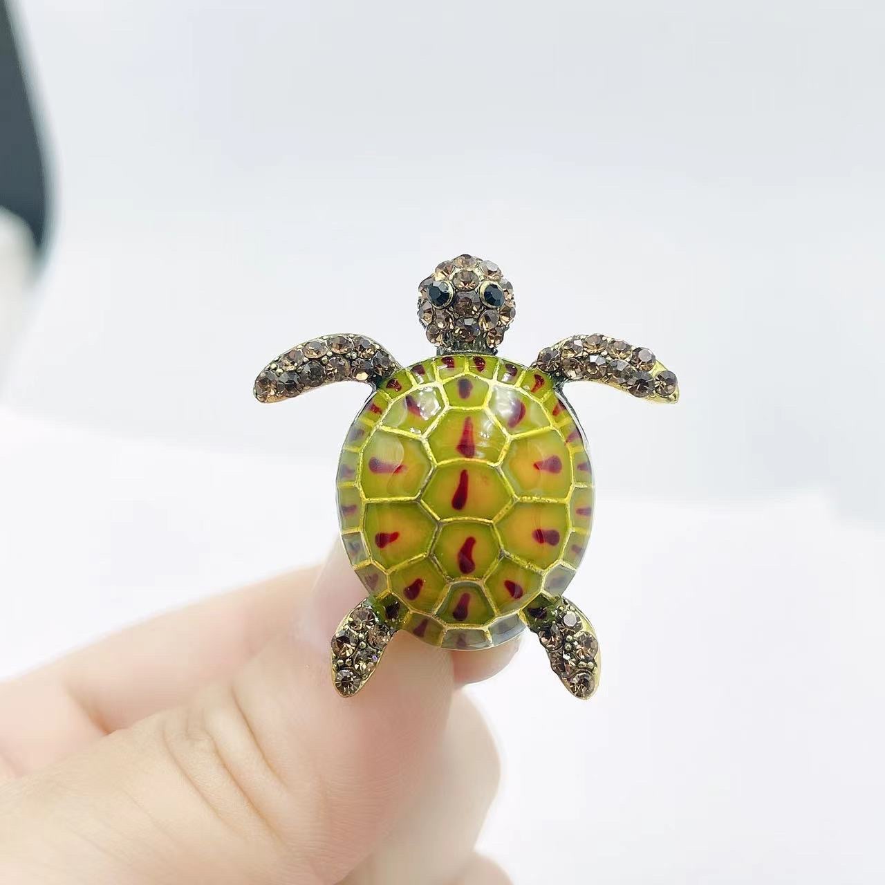 European and American fashionable style turtle alloy brooch, brooch and pin decoration factory direct sales and wholesale detail image 3