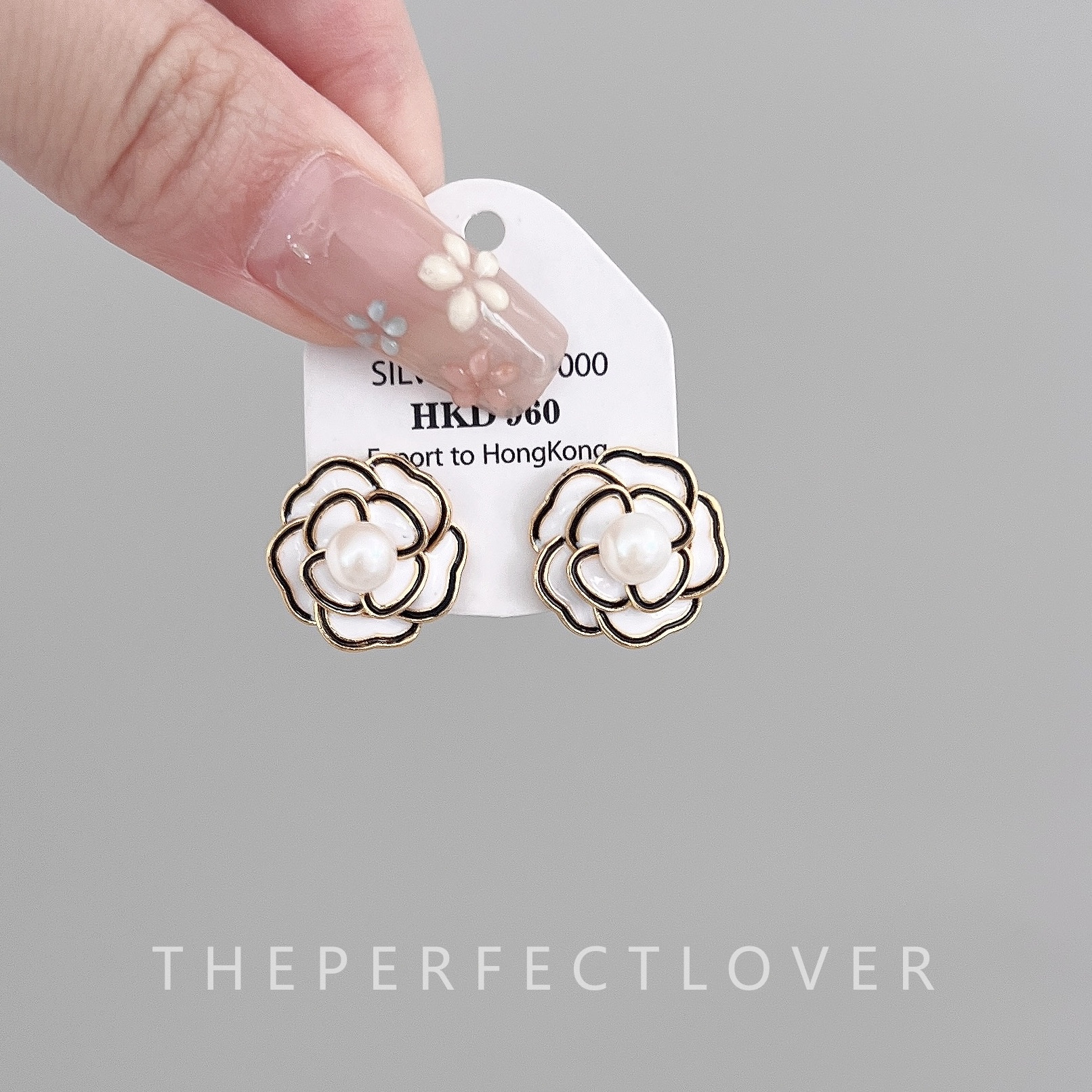 French retro chanel-style freshwater pearl camellia ear studs, fashionable and high-end women's earrings, 2024 new style detail image 4