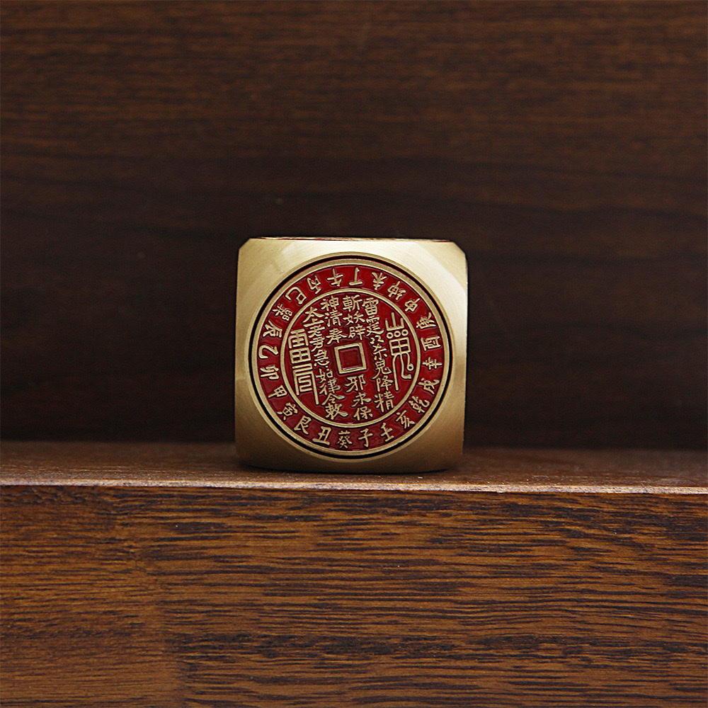 Brass six-sided rotating handle, five-way God of Wealth rotating figurine, fingertip stress-relieving gyroscope as a souvenir detail image 4