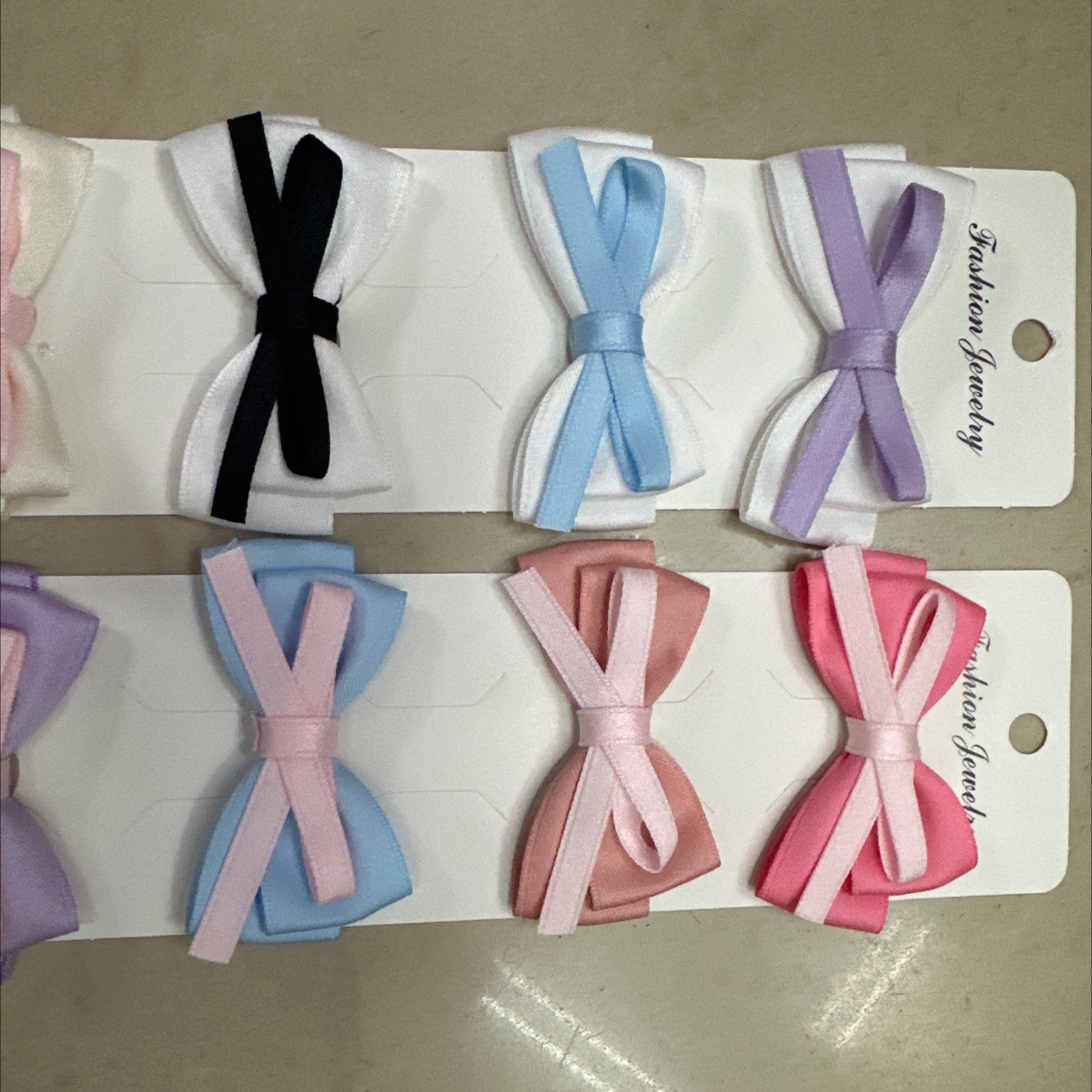 Bow ties, hair accessories, beautiful ornaments, toy ornaments, fashionable and cute children's jewelry, headwear accessories
