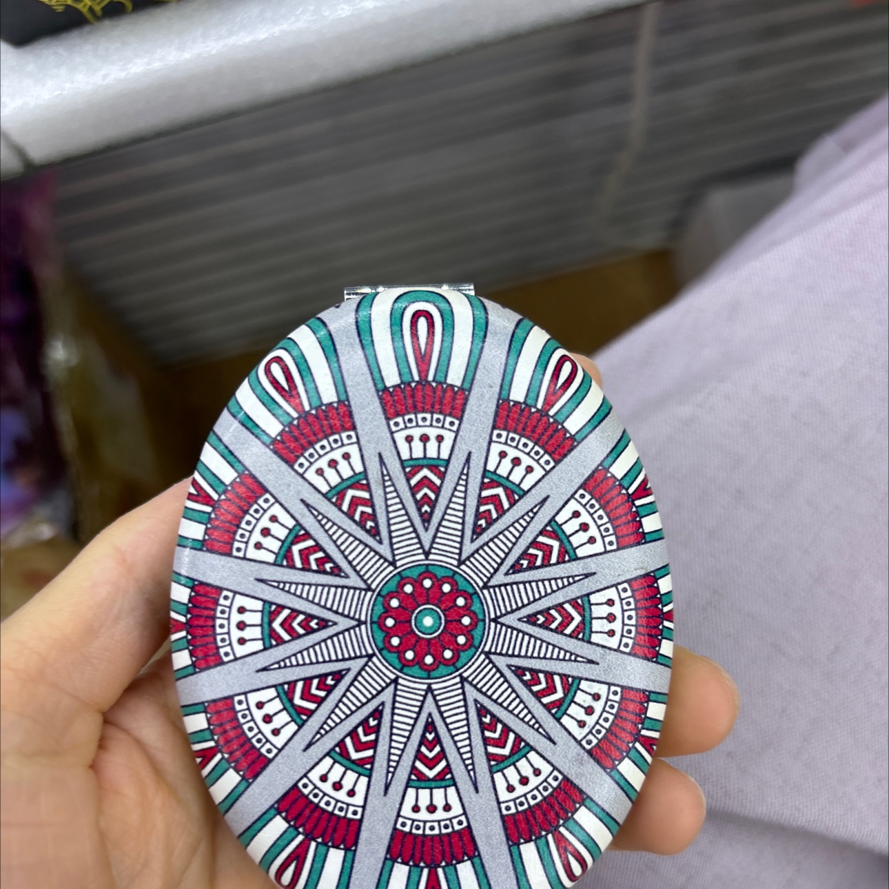 Ethnic-style makeup mirror, mini makeup mirror, oval makeup mirror, touch-up small mirror, mini handheld flip cover, folding square, simple cartoon, portable pocket makeup mirror, double-sided details Picture