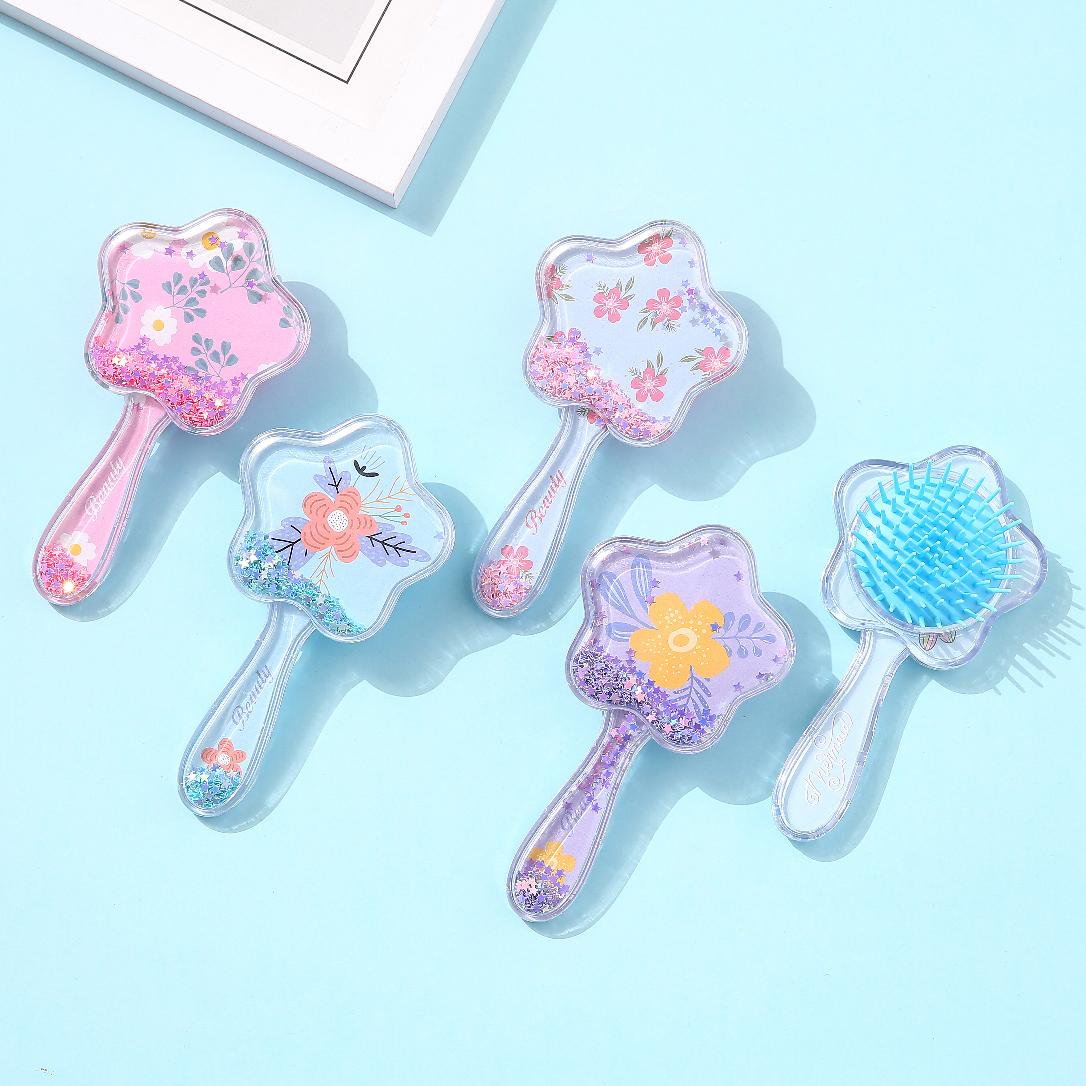 Children's massage comb, cute cartoon air cushion comb, airbag massage comb, children's high school girls' appearance level, Japanese-style curly hair accessory Application Scenario