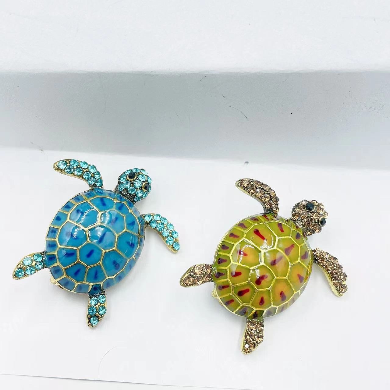 European and American fashionable style turtle alloy brooch, brooch and pin decoration factory direct sales and wholesale detail image 6