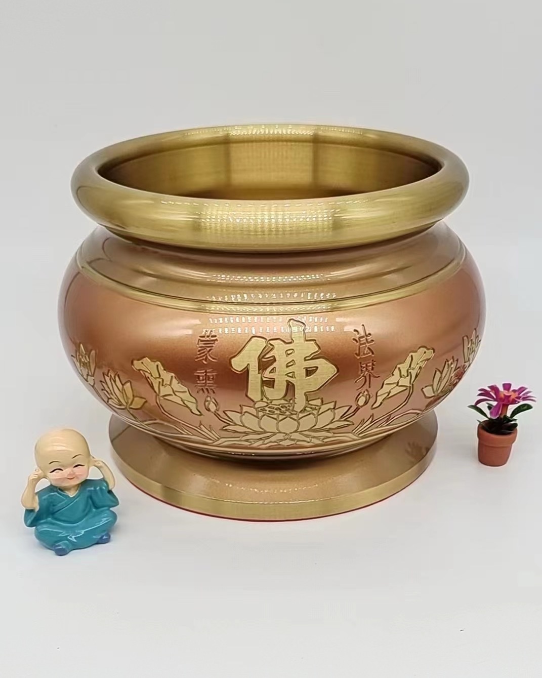 Copper incense burner and Buddhist lamp details Picture