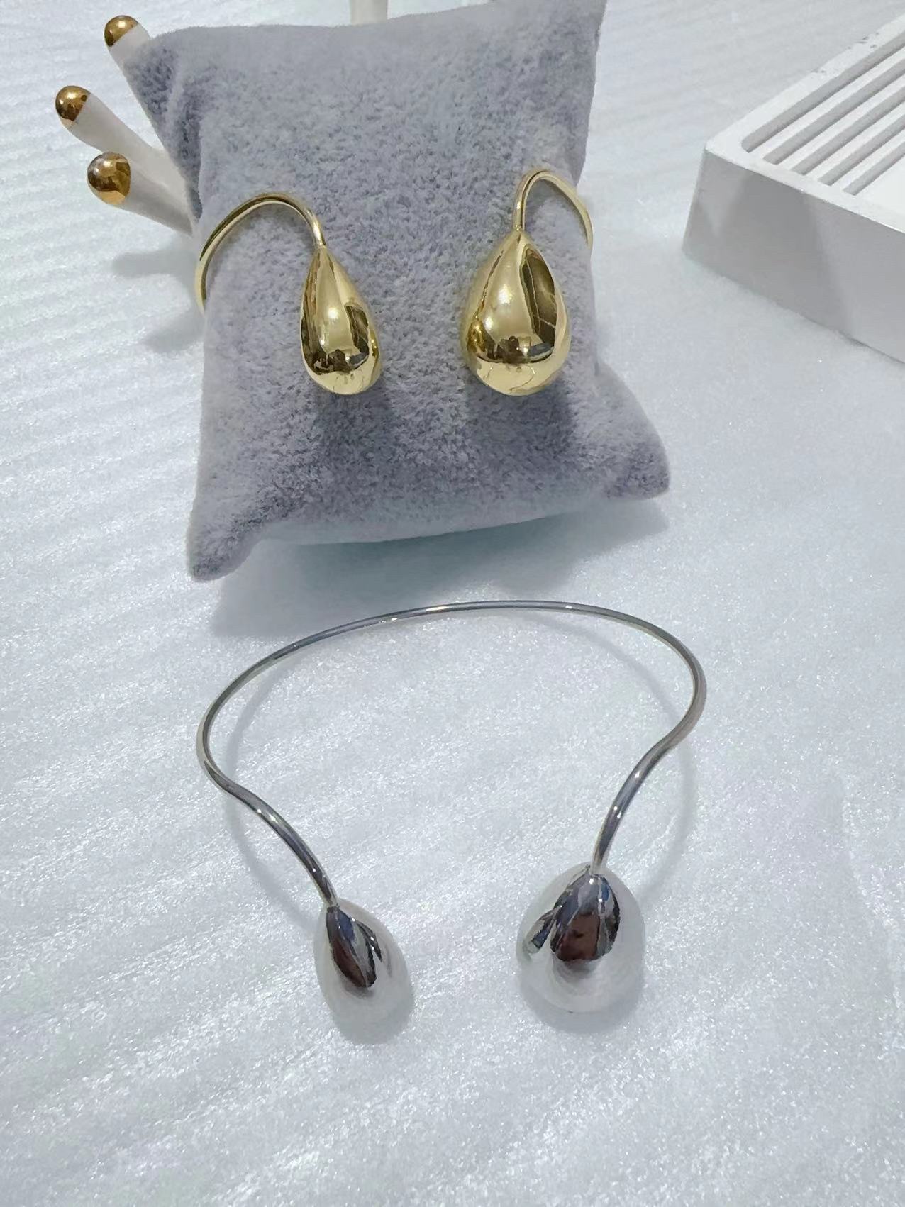 项圈 金白两色夸张项圈