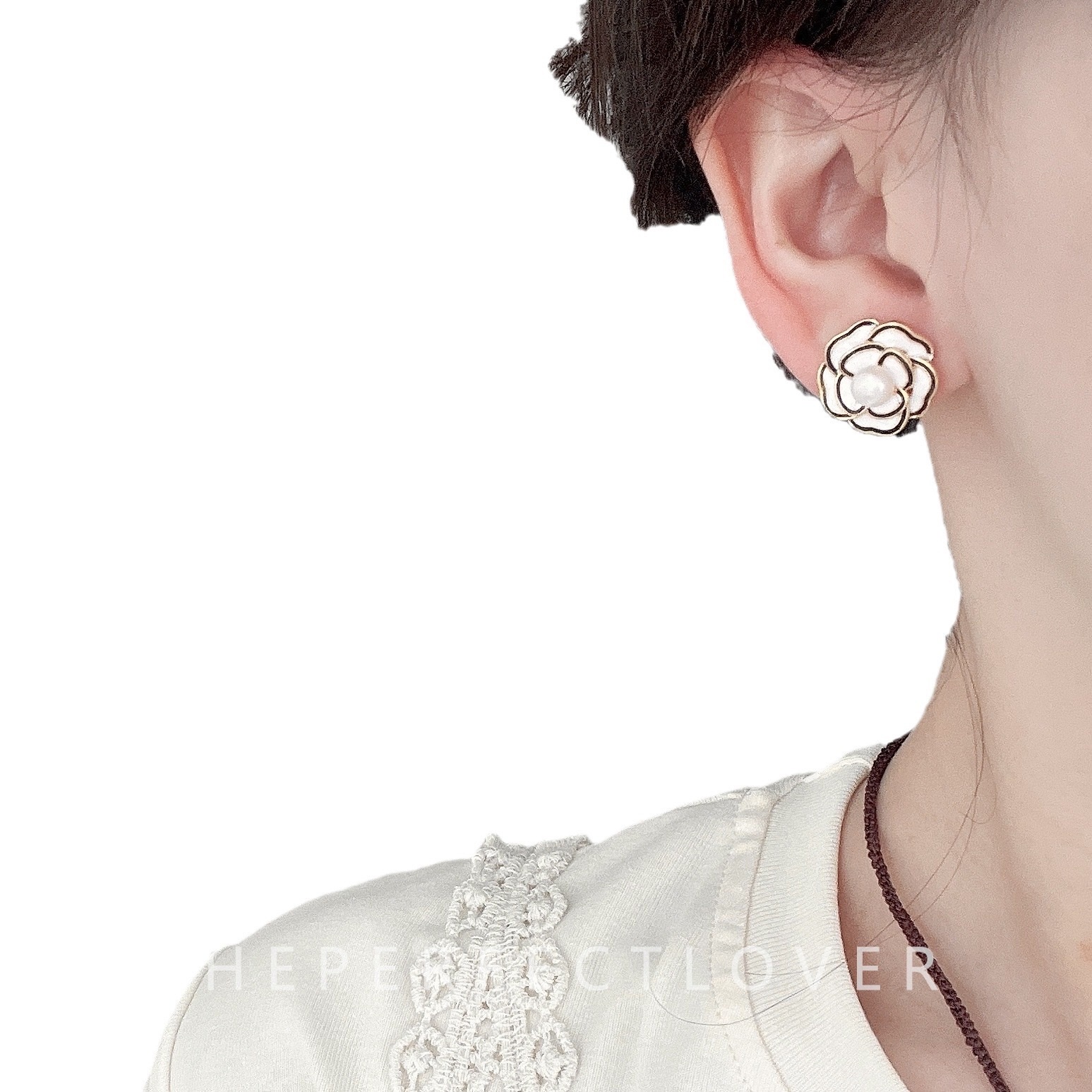 French retro chanel-style freshwater pearl camellia ear studs, fashionable and high-end women's earrings, 2024 new style Item Picture