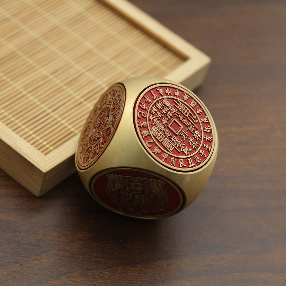 Brass six-sided rotating handle, five-way God of Wealth rotating figurine, fingertip stress-relieving gyroscope as a souvenir details Picture