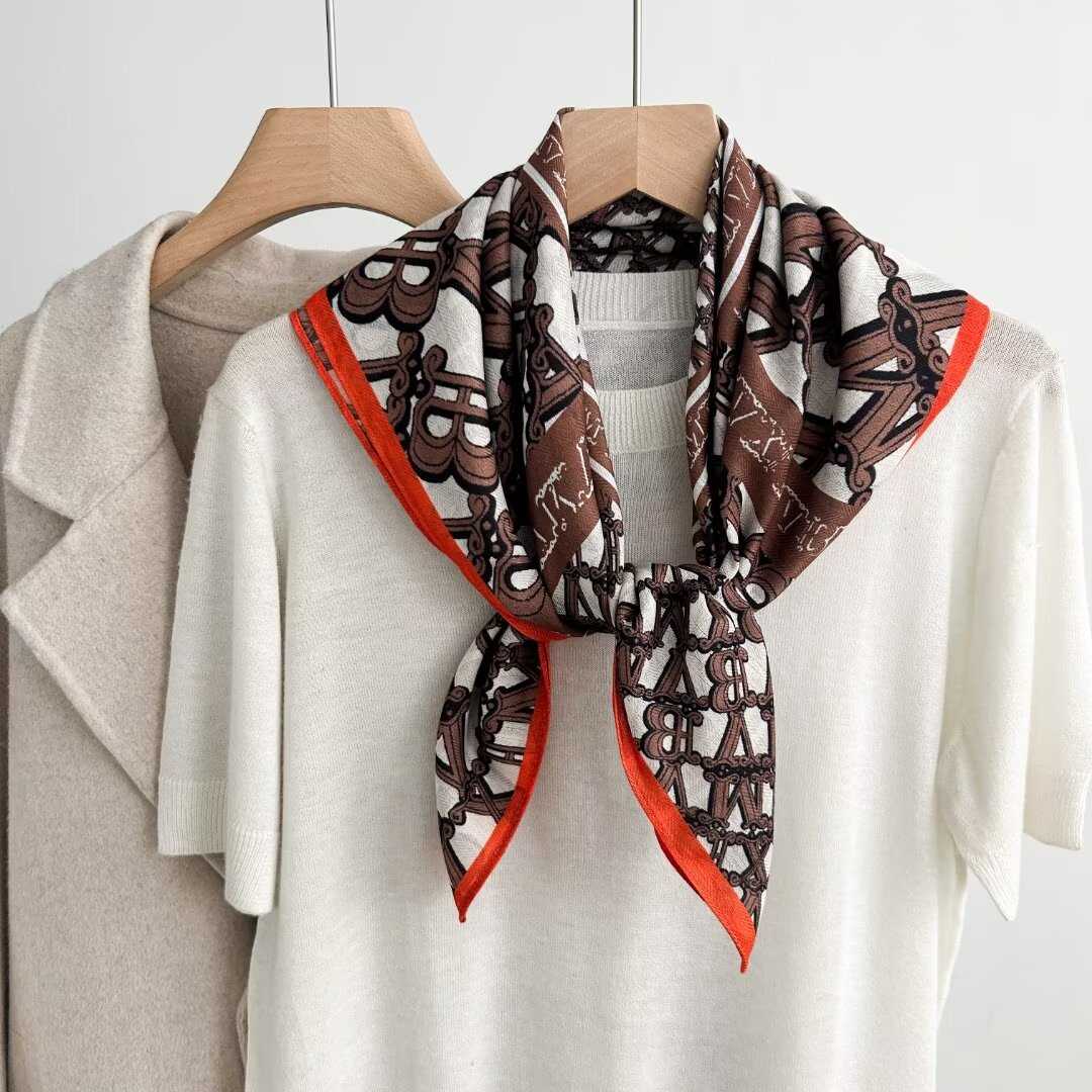 70 Velvet Silk Scarf Square Temperament Style Scarf Fashion Item Gift Senior Gift Shirt Cheongsam Scarf Application Scenario