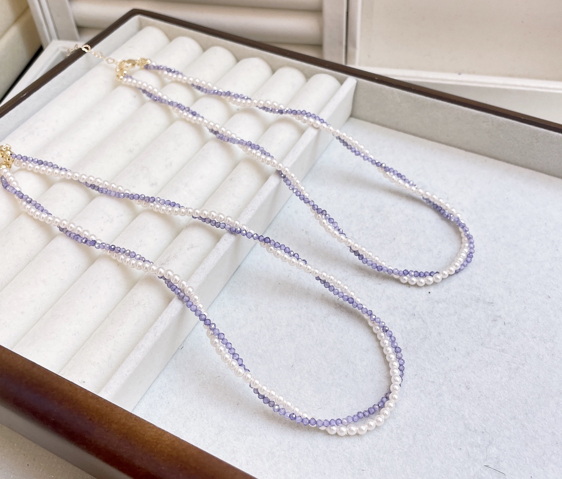 施家珍珠项链 精致饰品 珍珠叠带 优雅女士首饰 简约时尚配饰细节图