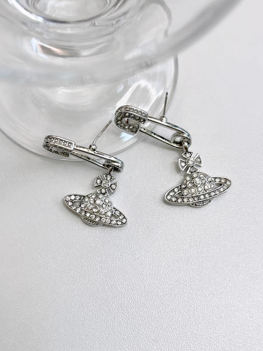 锆石别针星球款耳钉  休闲 时尚 大方 得体 百搭爆款，做工精致，产品图