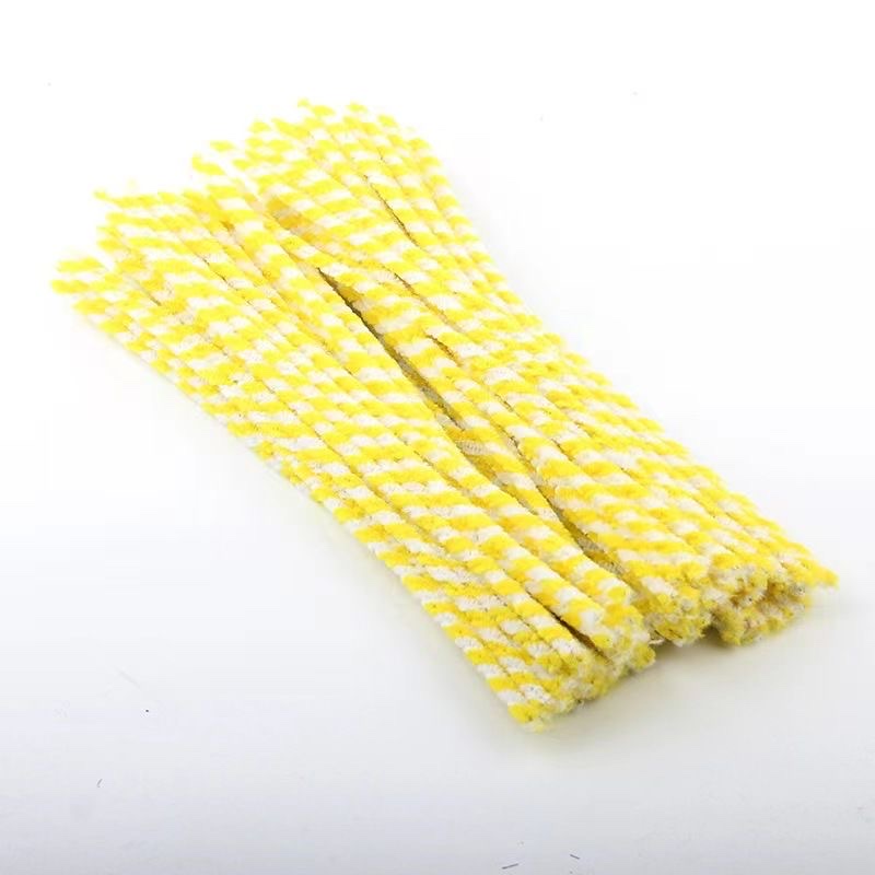 Two-color twist rods, twisted twist rods, two-color wool roots, Christmas wool strips, fleece strips, DIY handmade twist rods, twist rods Application Scenario