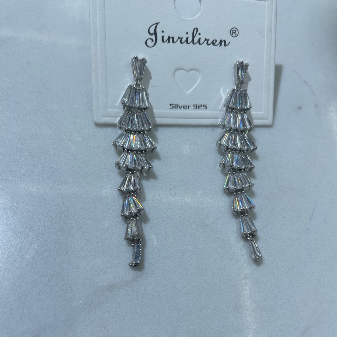 Today's Beauty Korean version earrings, micro-inlaid zircon inlaid exquisite earrings, feminine and versatile earrings and earrings details Picture