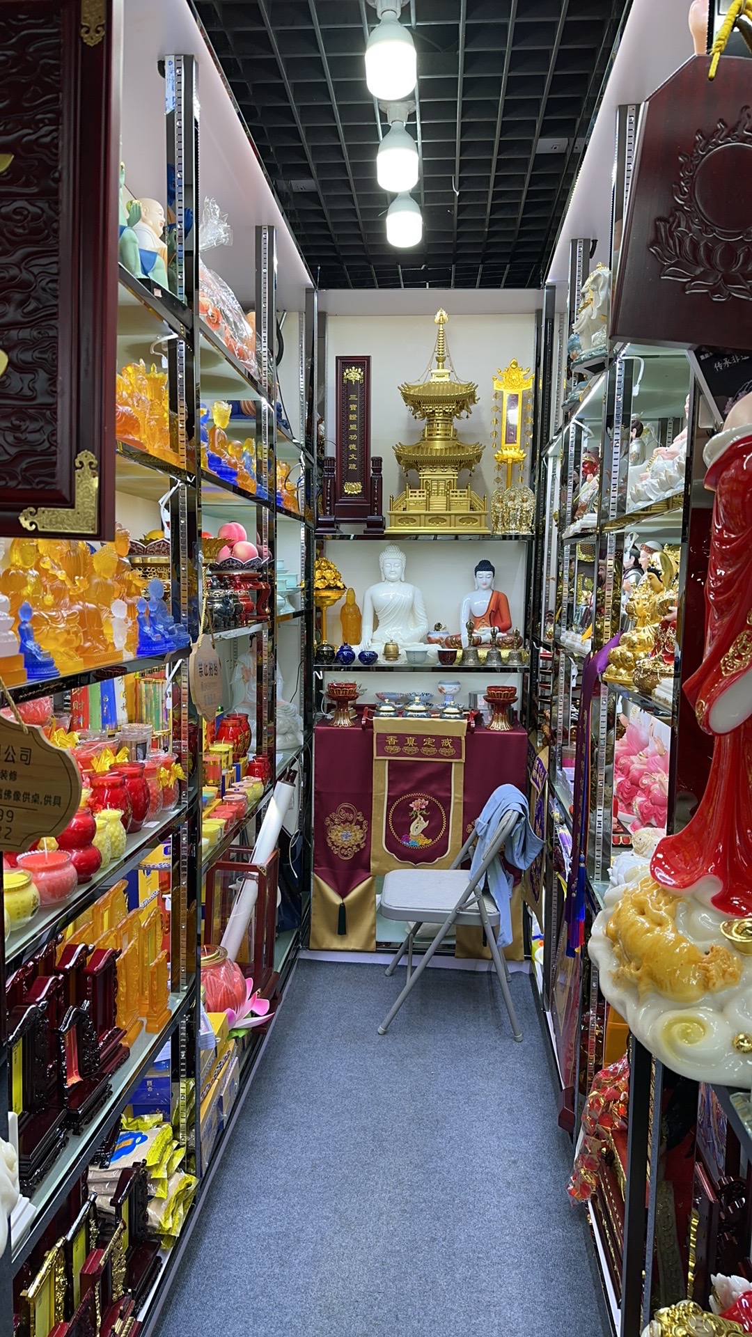 Specializing in the operation of temple supplies, ritual implements, gifts, halls for thousands and tens of thousands of Buddhas, and the design of Buddhist halls. All religious items such as Buddha statues, white marble, wood carvings and offerings Application Scenario