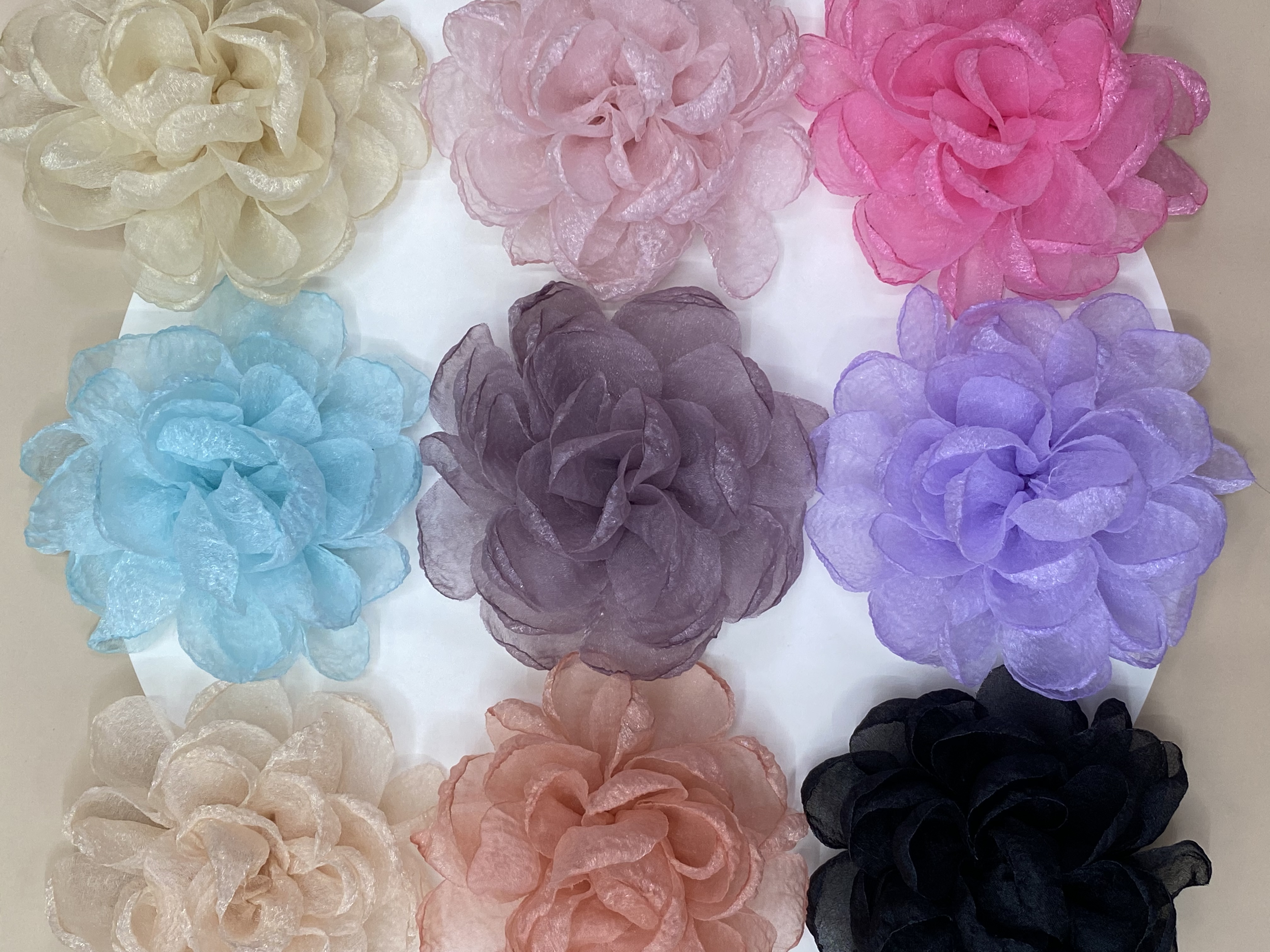 The popular bubble wrap large roll flower accessory is the same as that of Internet celebrities