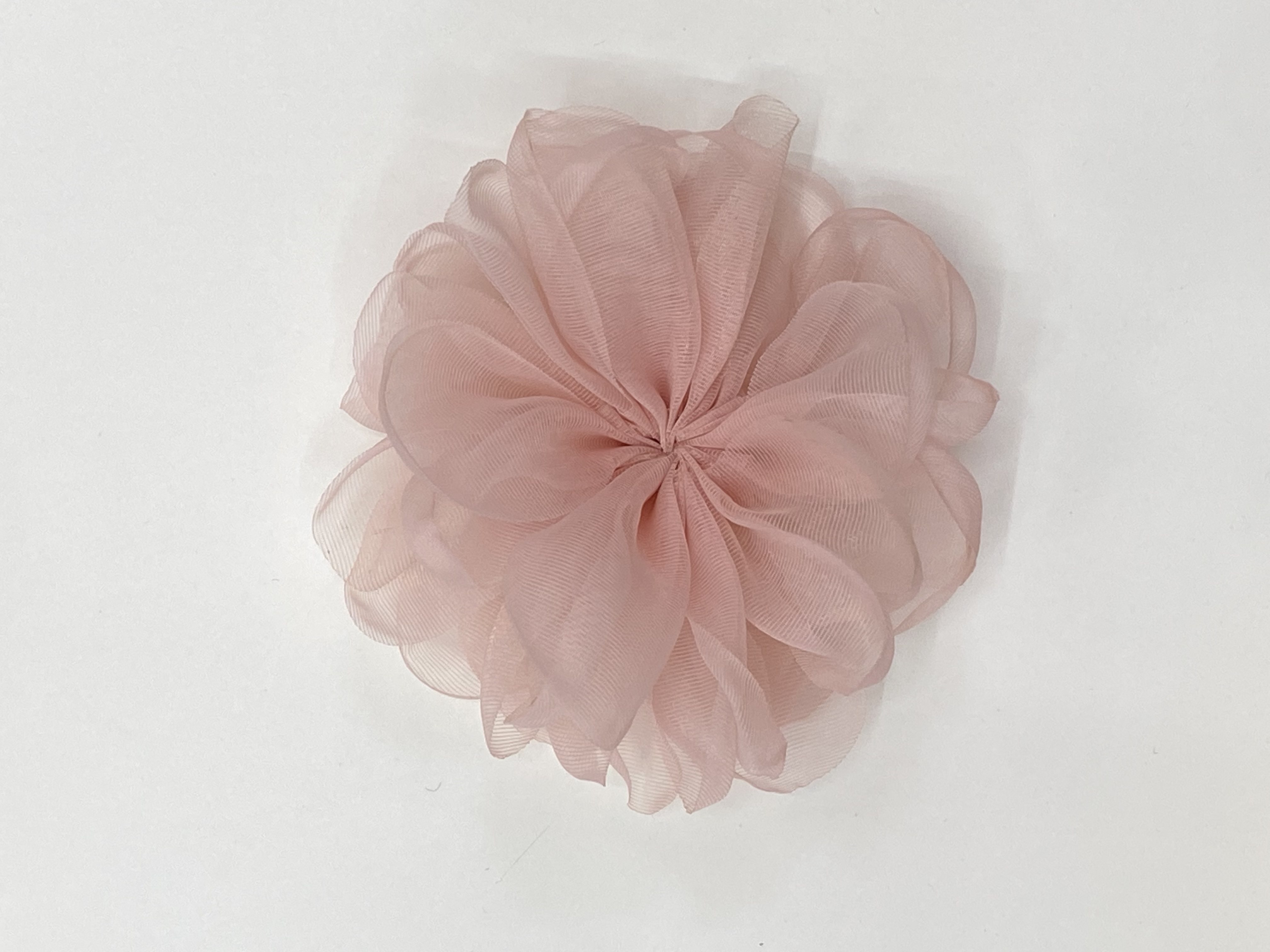 Flat net yarn round large roll flower, the same style as the Internet celebrity Specification image