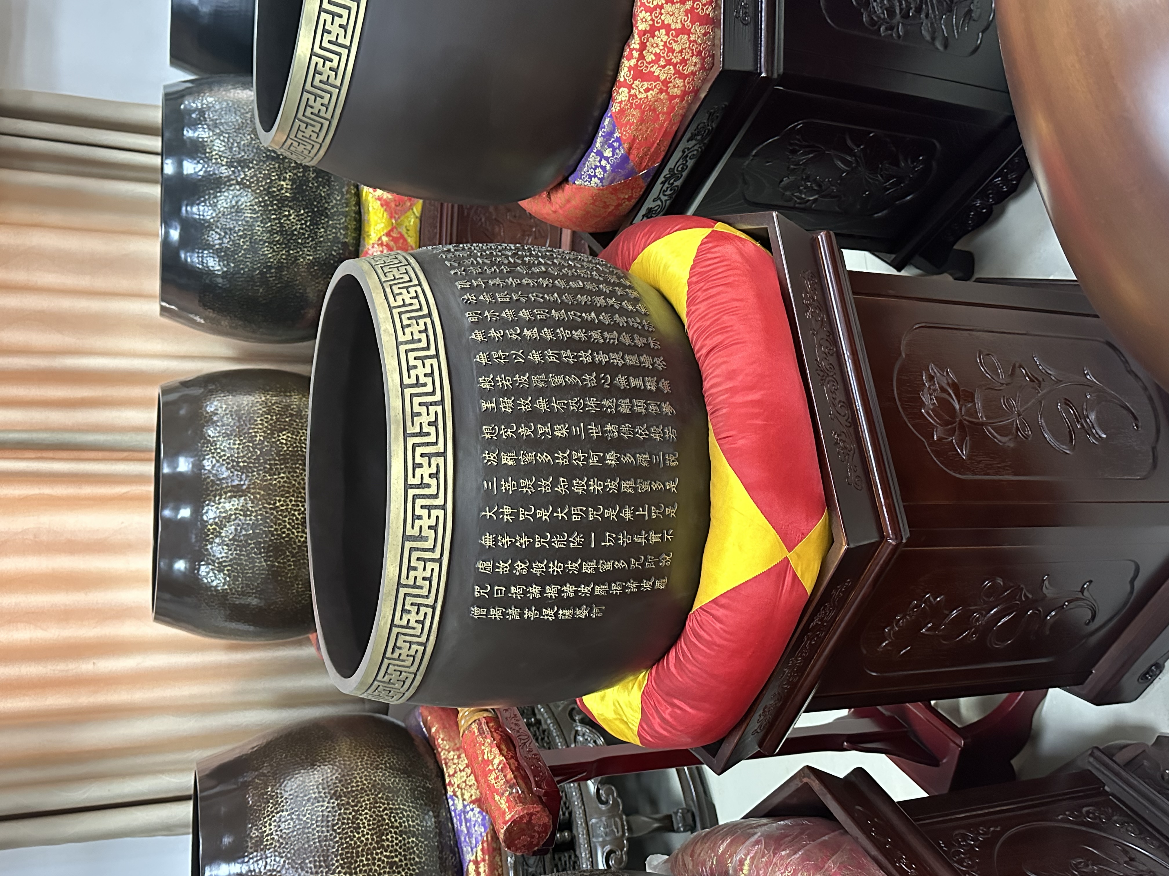 Specializing in the operation of temple supplies, ritual implements, gifts, halls for thousands and tens of thousands of Buddhas, and the design of Buddhist halls. All religious items such as Buddha statues, white marble, wood carvings and offerings detail image 13