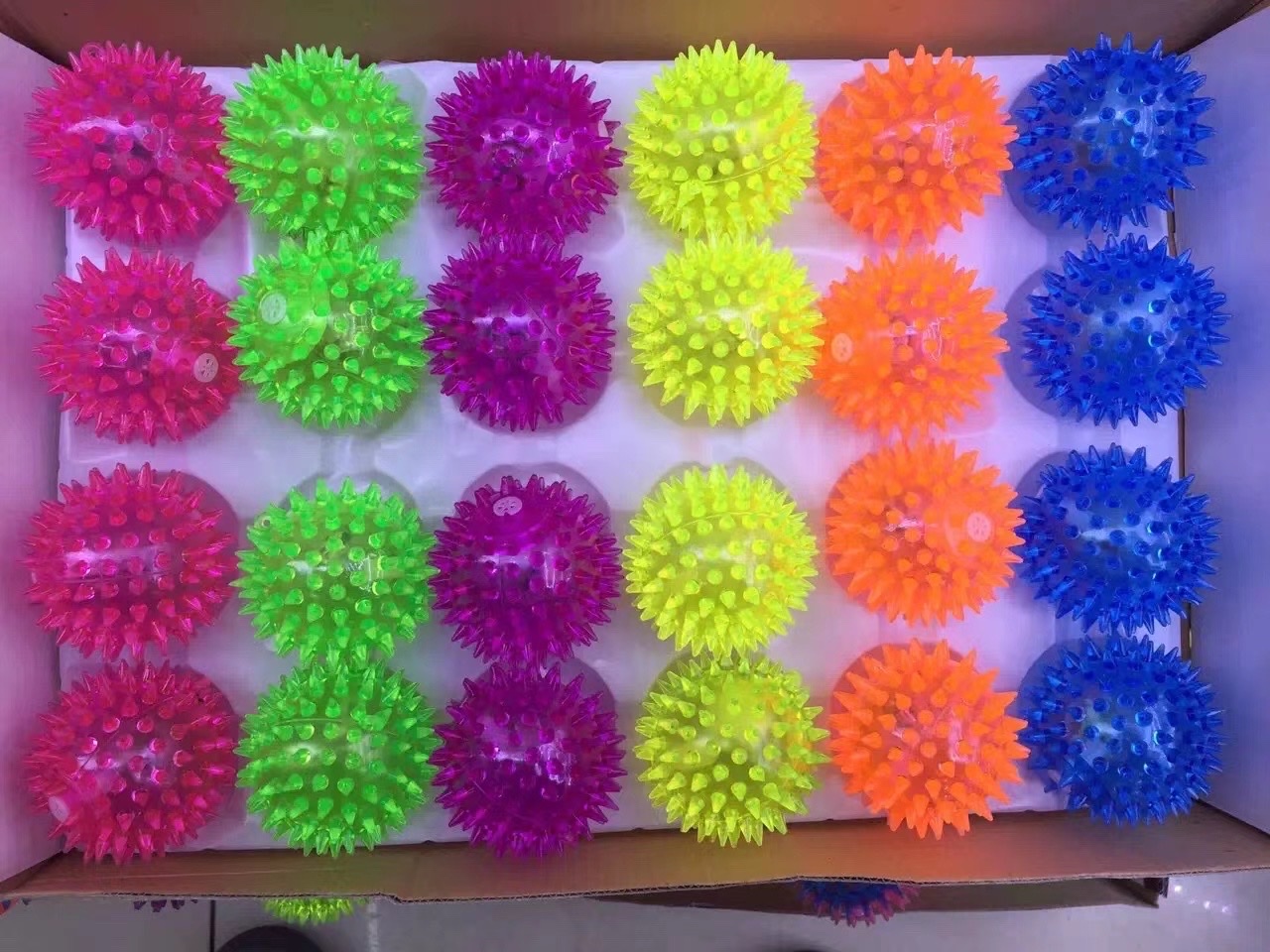 6.5按摩球 哨子球 发光儿童玩具发光玩具地摊摆摊玩具详情图3