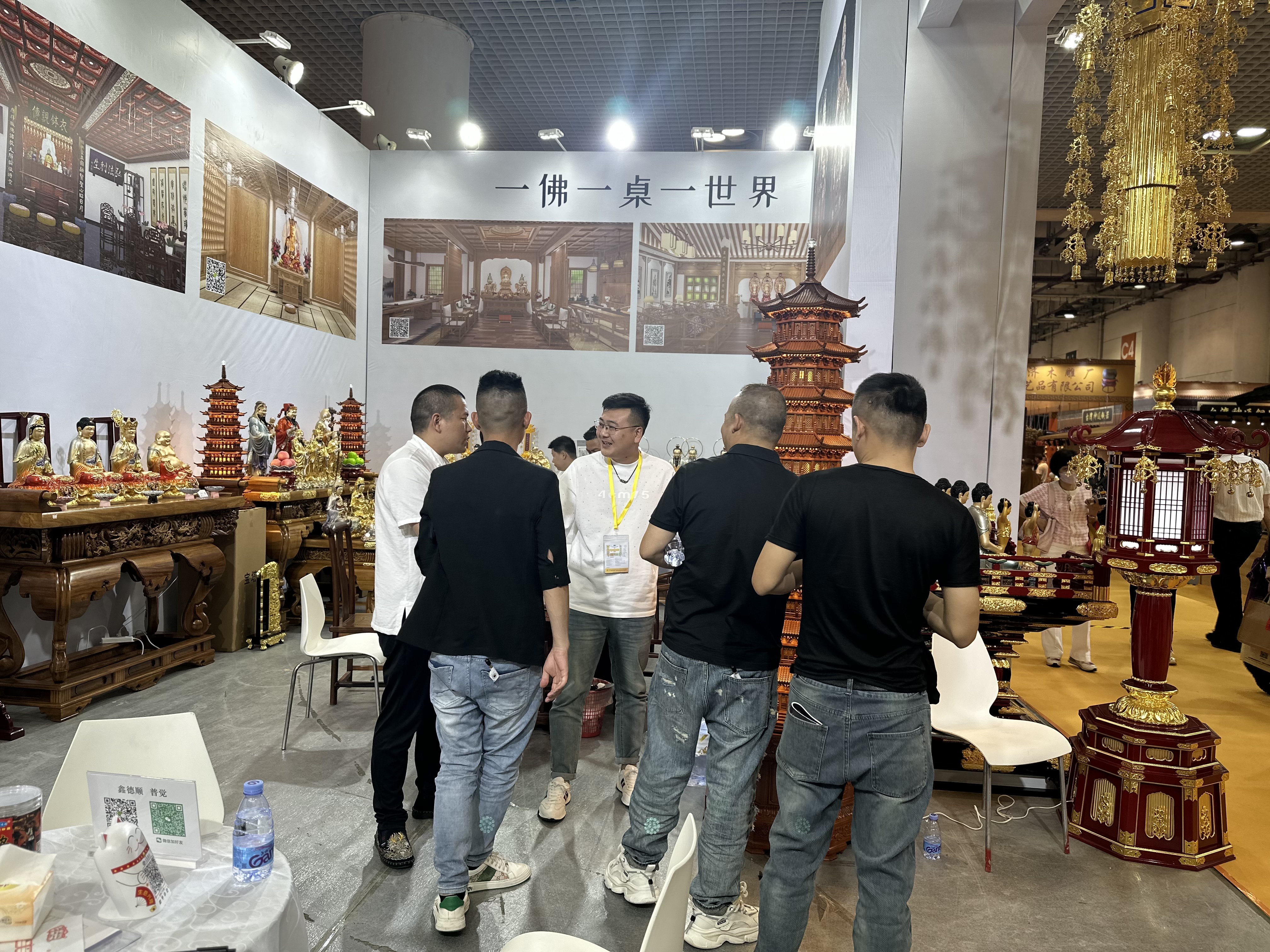 Specializing in the operation of temple supplies, ritual implements, gifts, halls for thousands and tens of thousands of Buddhas, and the design of Buddhist halls. All religious items such as Buddha statues, white marble, wood carvings and offerings Specification image