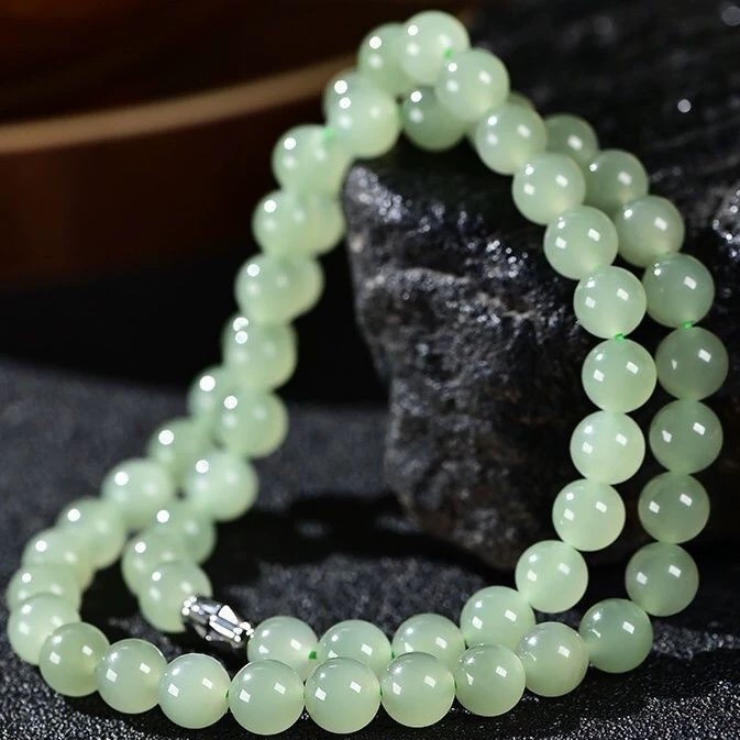 Natural Hetian jade necklace, mother's chain, Qinghai jade beads, new style ice clear water necklace