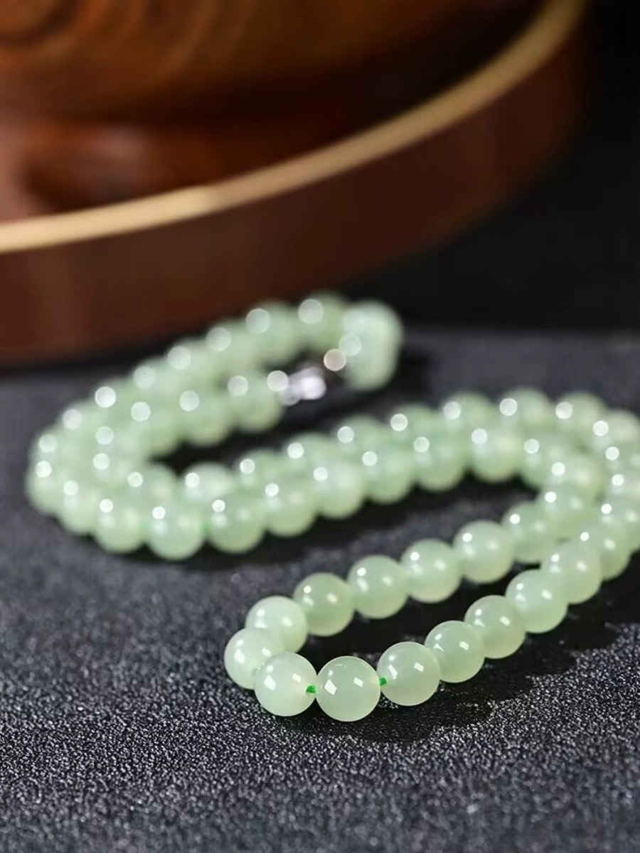 Natural Hetian jade necklace, mother's chain, Qinghai jade beads, new style ice clear water necklace Item Picture