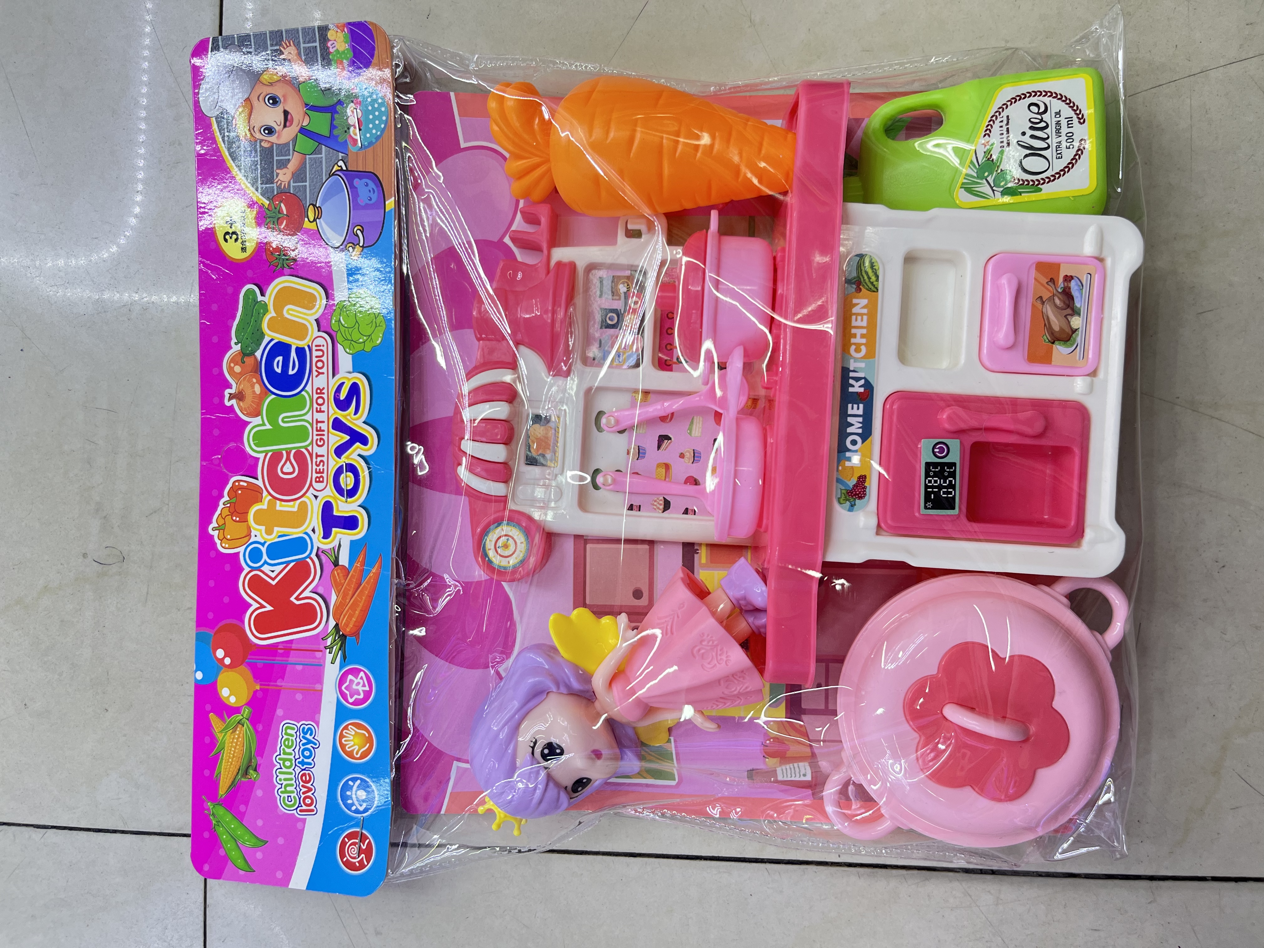 新款8018-15儿童过家家厨房餐具玩具套装带小公主，整体厨房，3个锅，胡萝卜，洗洁精，铲子，汤勺，厨房海报PVC袋包装