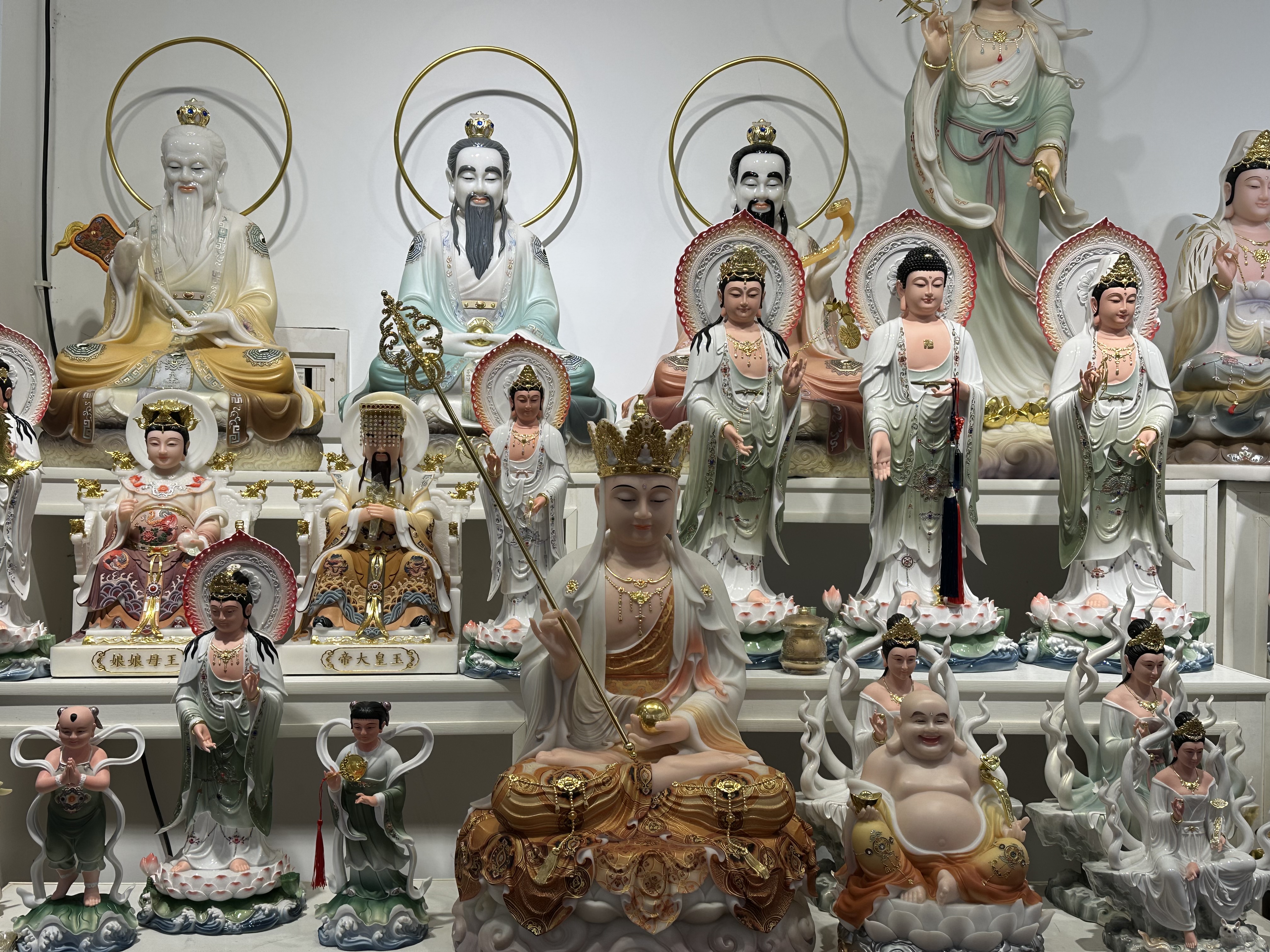 陶瓷佛像大佛像佛教文物妈祖神像佛牌家居摆件供奉装饰工艺品细节图