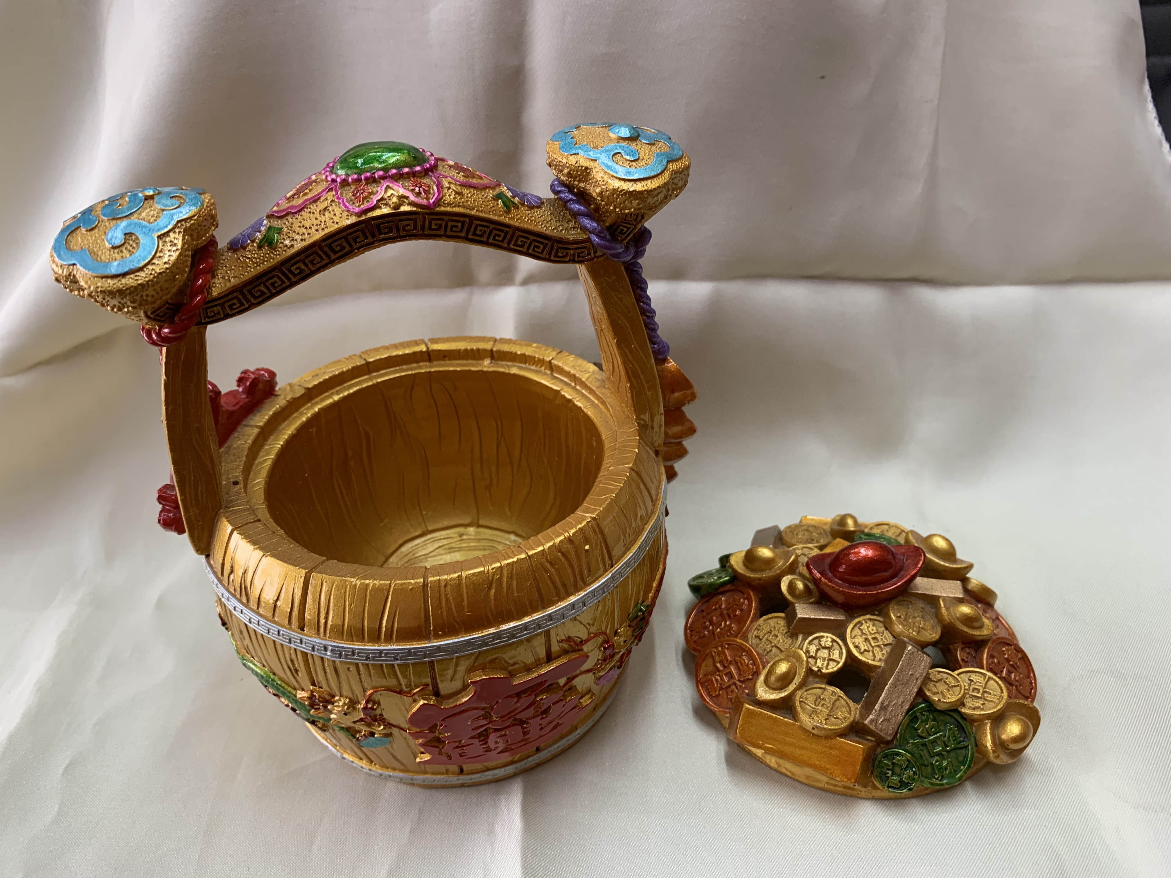 CAI's exquisite resin material hand-painted decorative items 10485 One Bucket of Gold (Treasure Basin) Home decorative items Specification image