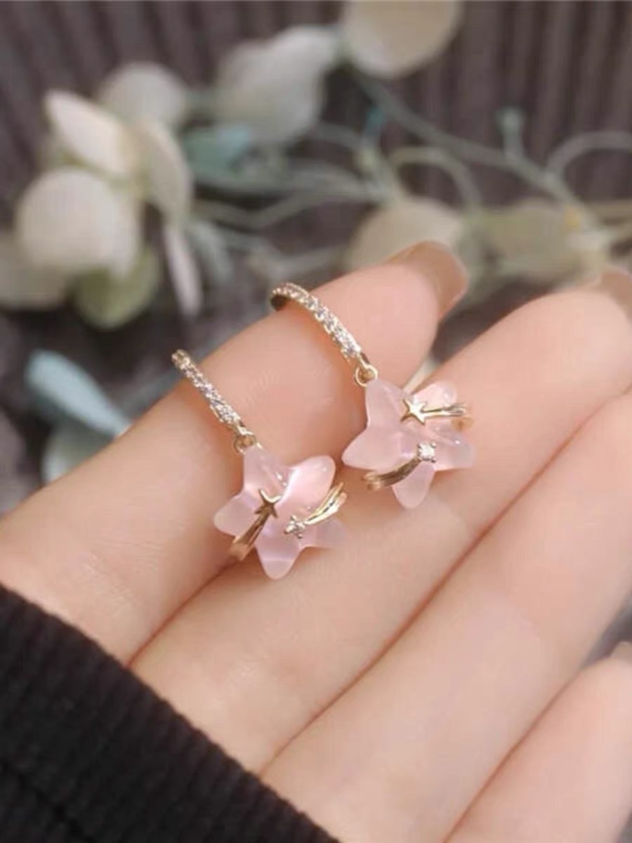 珍珠耳环精致耳饰 女士优雅饰品 耳钉款式多样 时尚潮流耳饰精选