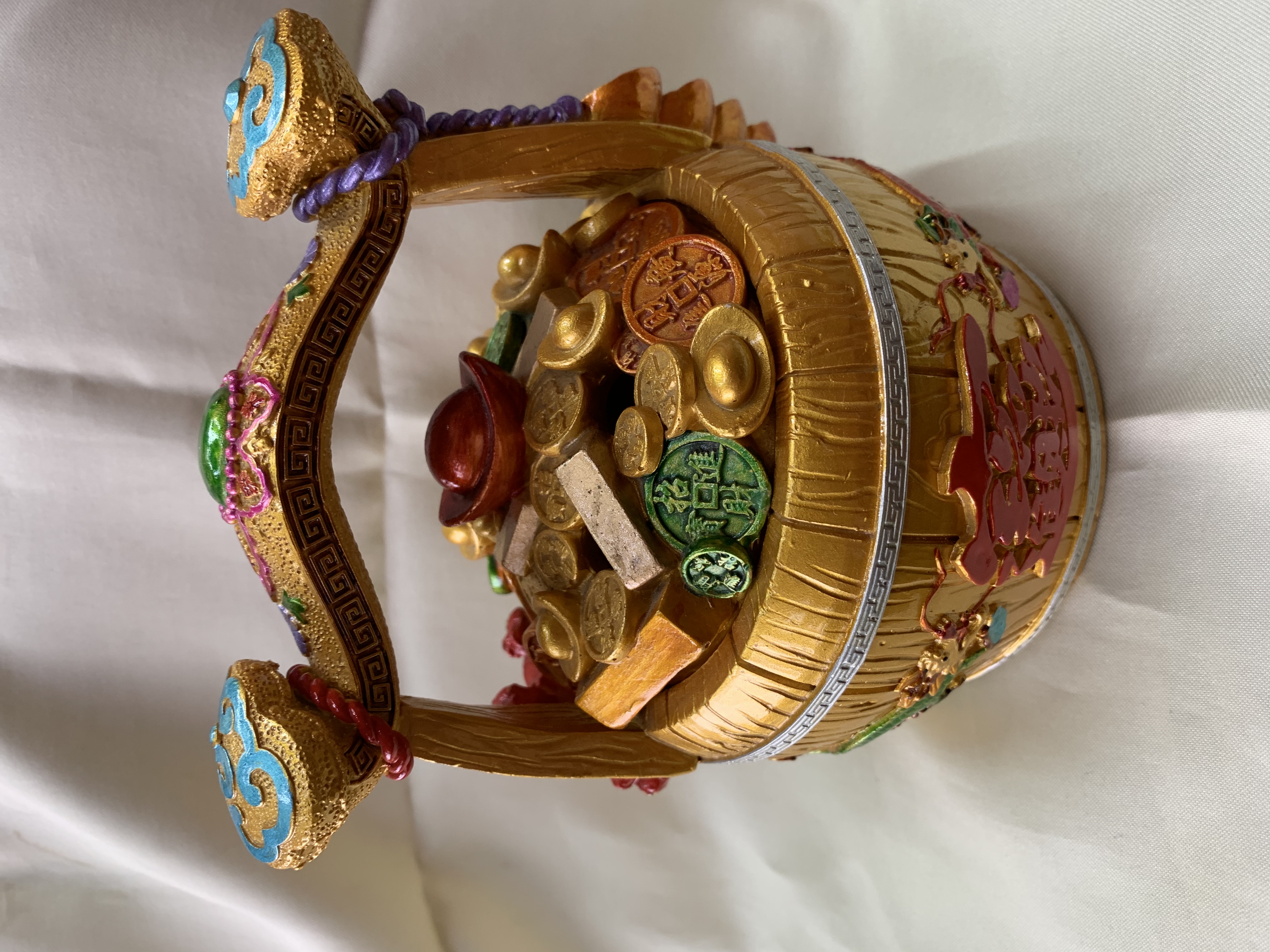 CAI's exquisite resin material hand-painted decorative items 10485 One Bucket of Gold (Treasure Basin) Home decorative items details Picture