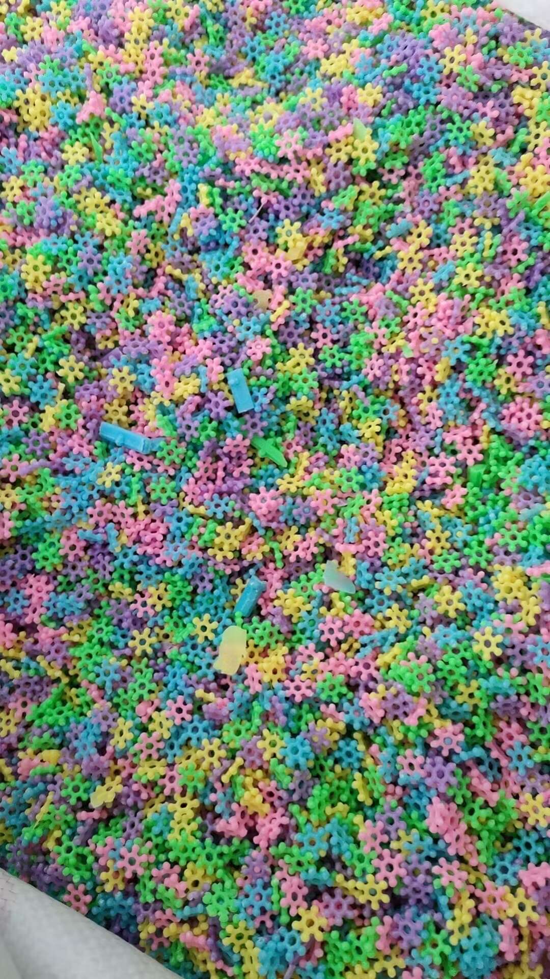 DIY雪花片混色各类规格齐全，塑料亚克力珠