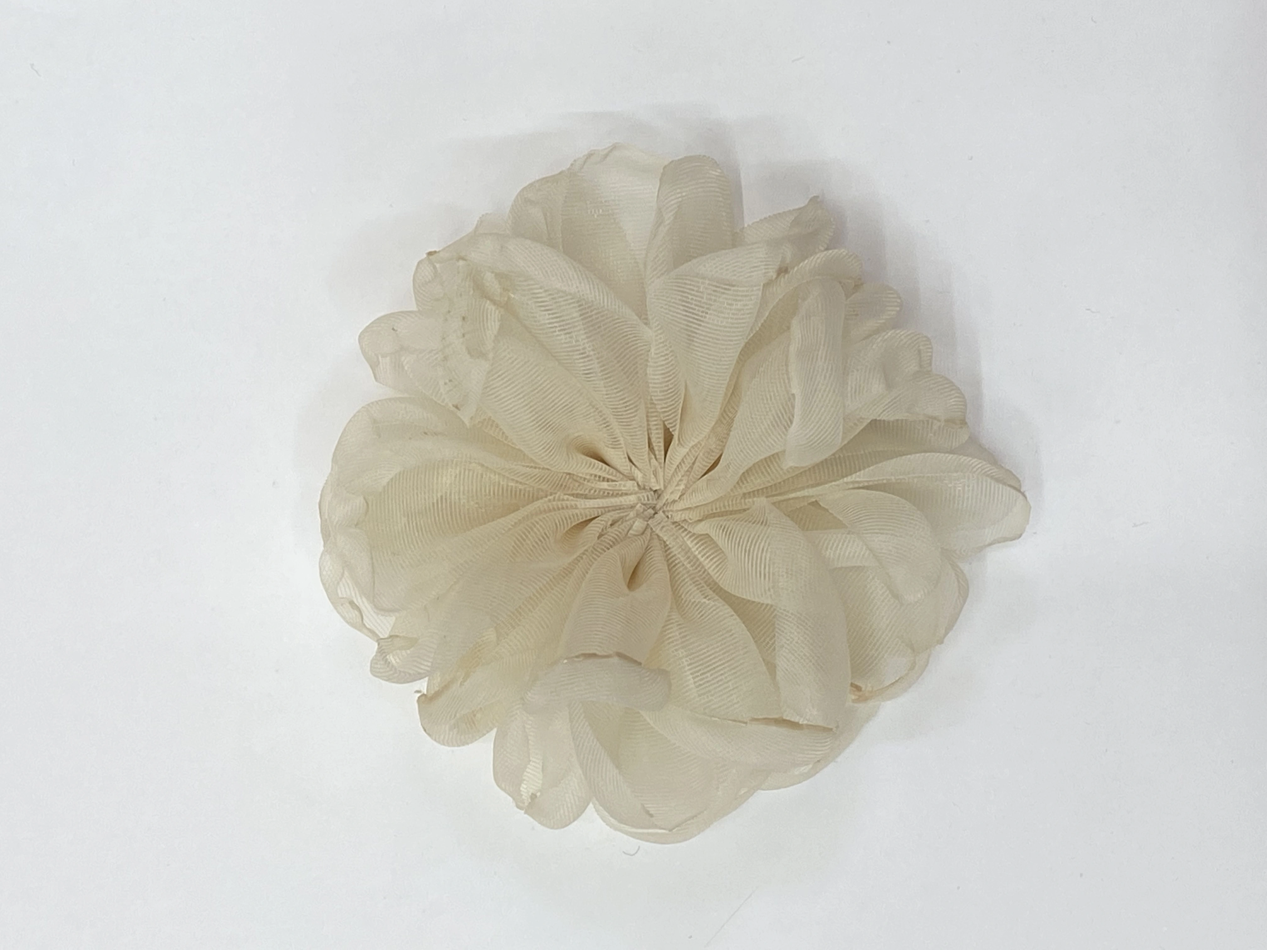 Flat net yarn round large roll flower, the same style as the Internet celebrity detail image 7