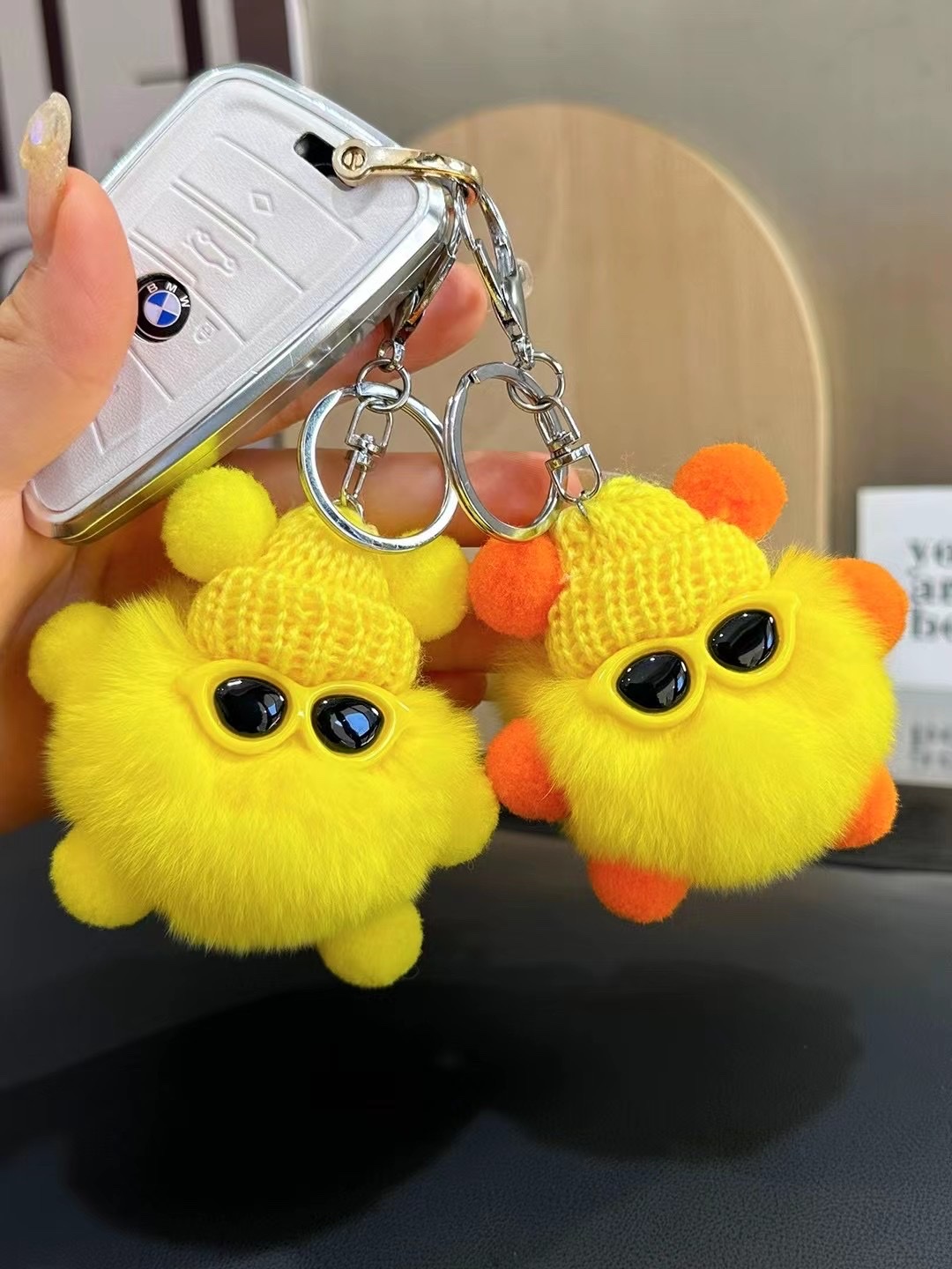 钥匙扣毛绒钥匙扣挂件卡通挂件眼镜钥匙扣可爱包包挂件白底实物图
