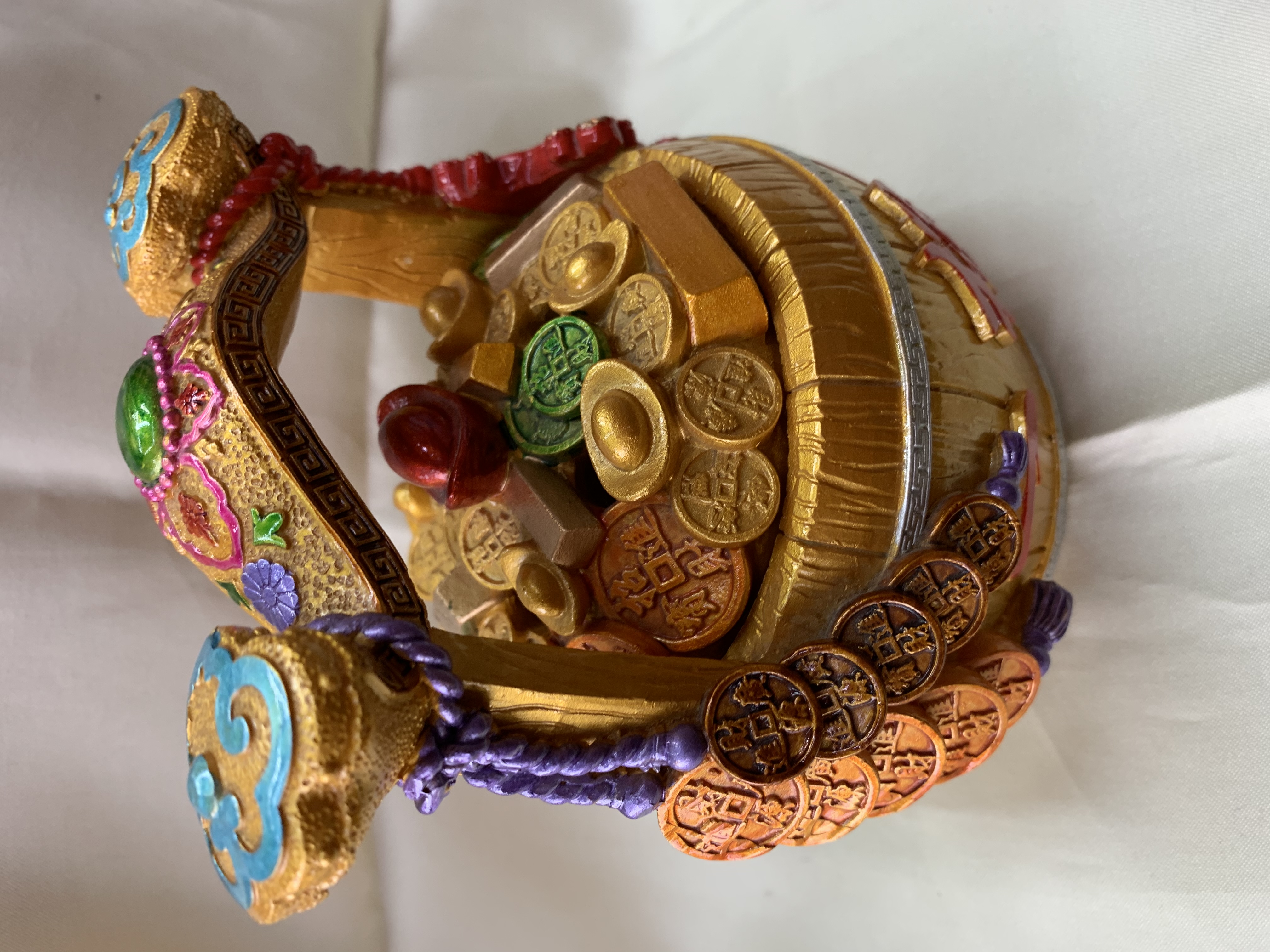 CAI's exquisite resin material hand-painted decorative items 10485 One Bucket of Gold (Treasure Basin) Home decorative items Item Picture
