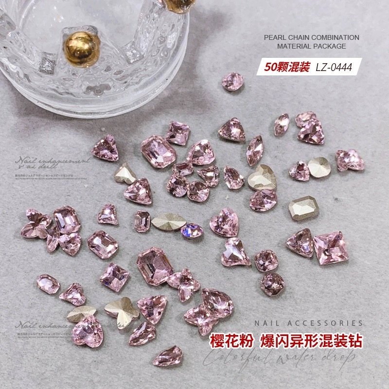 绮丽美甲饰品配件！精雕细琢、时尚个性、潮流精致、流行爆款、款式齐全激活你的美丽，为你的每一瞬间增添一抹不凡产品图