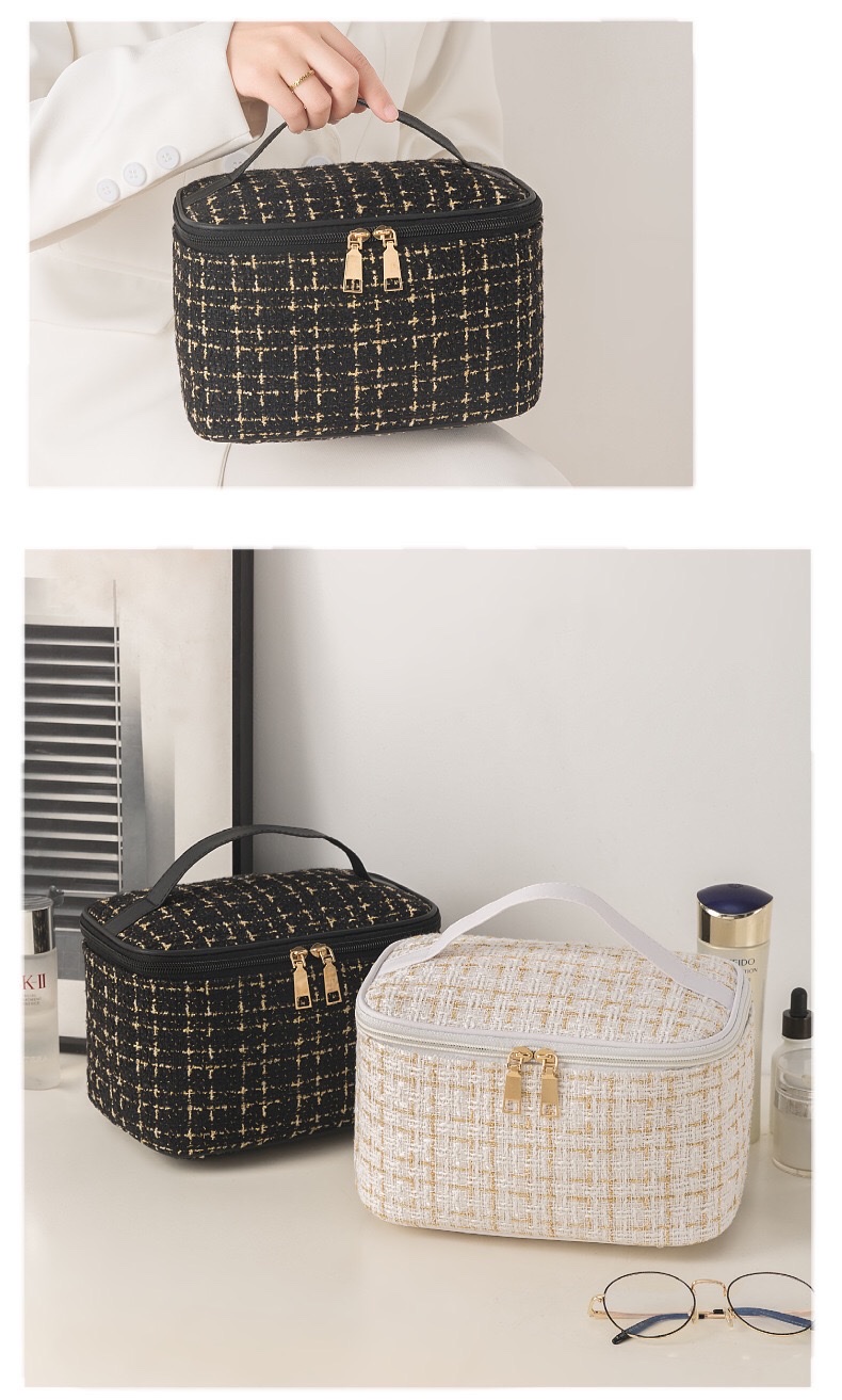 New large-capacity small chanel-style makeup bag, girl storage toiletry bag, travel high appearance level cosmetics storage bag detail image 6
