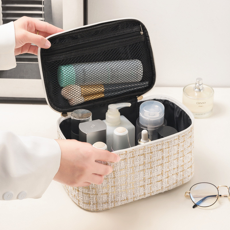 New large-capacity small chanel-style makeup bag, girl storage toiletry bag, travel high appearance level cosmetics storage bag Application Scenario