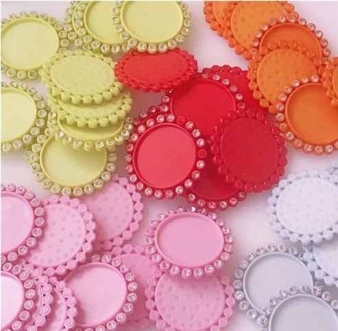 diy Time gem jewelry accessories with diamond-encrusted circular base trays that can be pasted both inside and out, and colored plastic trays with rhinestones details Picture