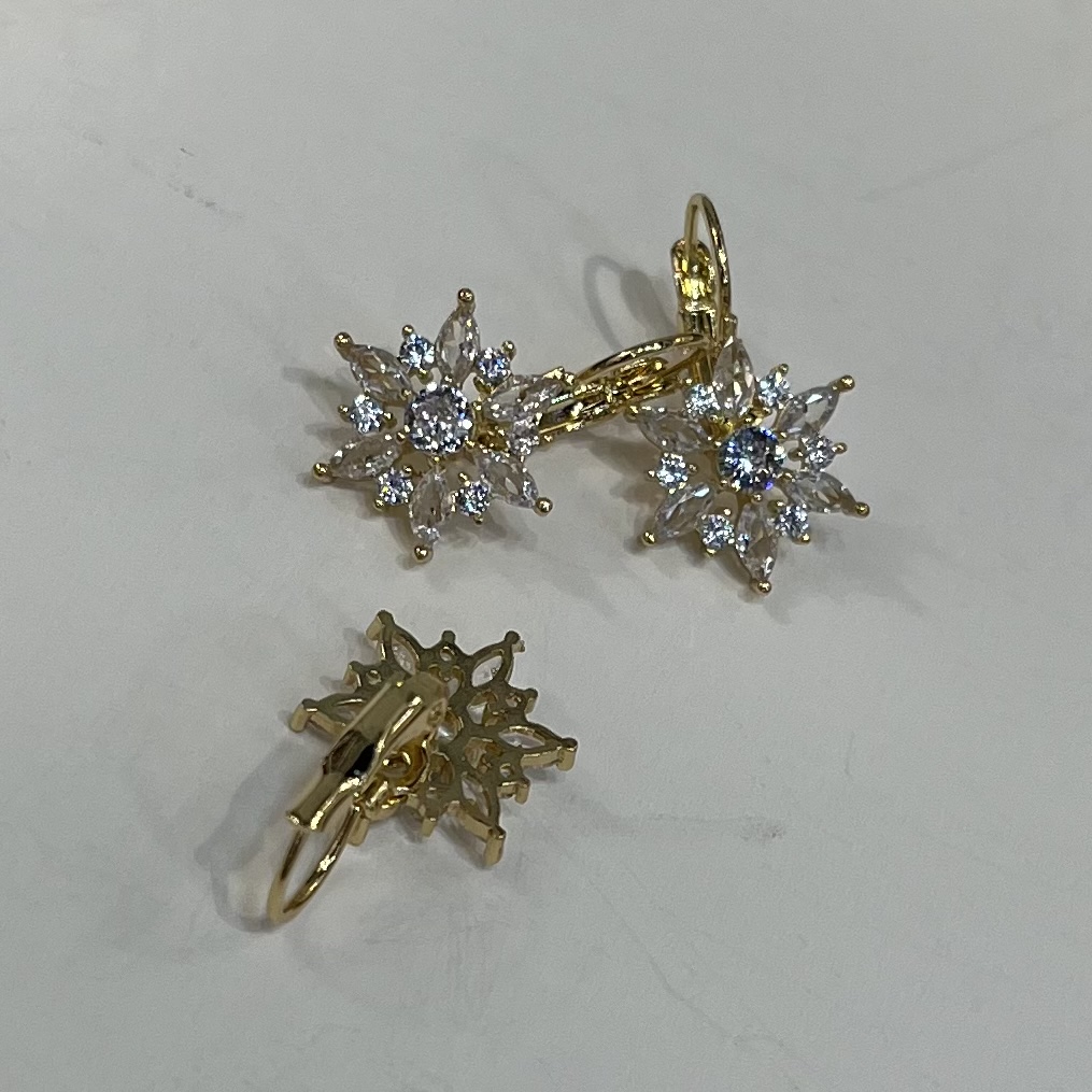 花朵耳夹饰品系列 精致耳饰 优雅耳钉 女士时尚装饰品