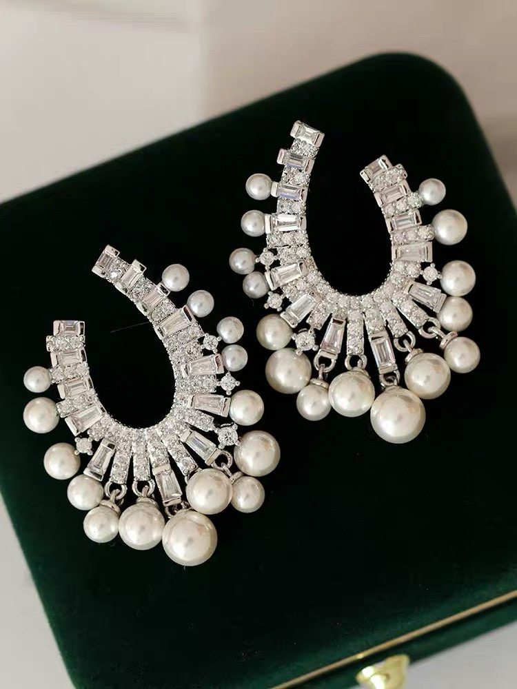 秀美一族欧美几何形耳环S925银针微镶锆石闪亮珍珠流苏耳钉耳饰条码价121饰品详情图2