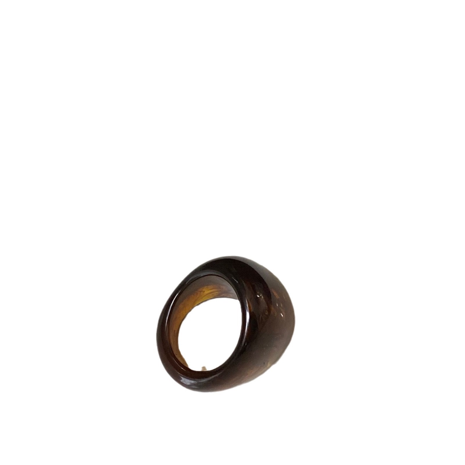 The anti-jade silver ring is a unique design for women. The alloy jade ring is fashionable and trendy, exuding a strong sense of luxury Item Picture
