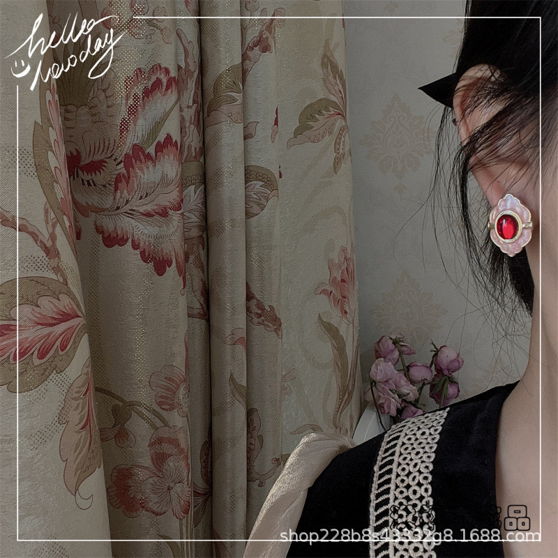 Qingdao Honggang Handicrafts Baroque-style 925 silver needle stud earrings, retro court-style exquisite noble lady Hong Kong-style pearl women's earrings and accessories detail image 4