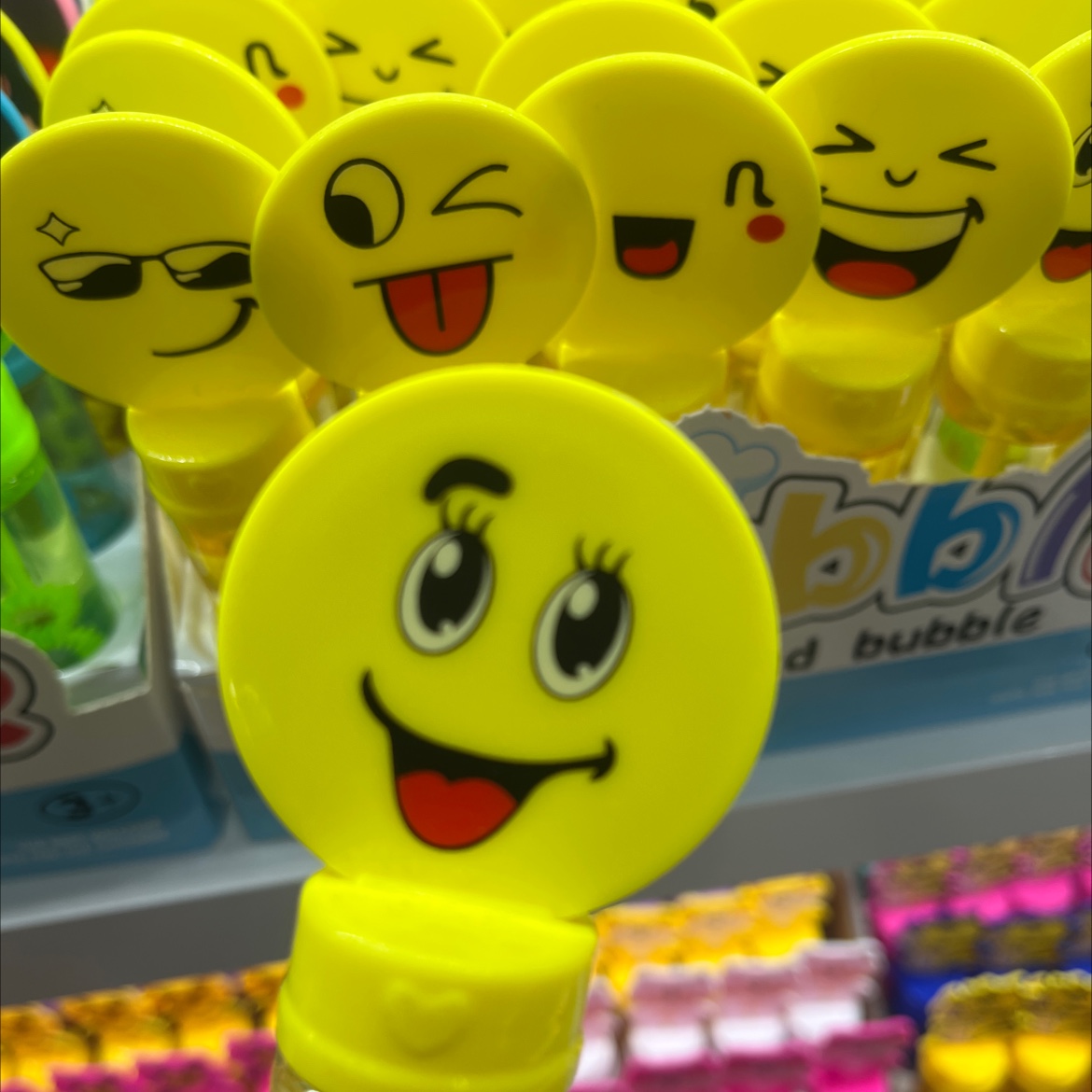 儿童玩具泡泡机儿童夏季卡通，多变表情趣味十足，多款表情包泡泡玩具白底实物图